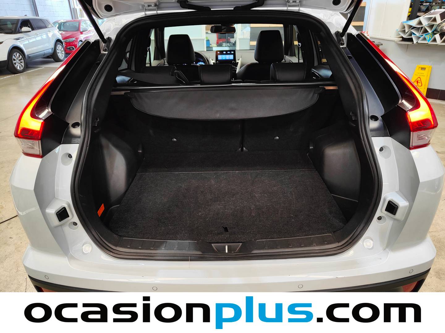 Fotos maletero Mitsubishi Eclipse Cross Mitsubishi Eclipse Cross Eclipse Cross 2.4 PHEV Kaiteki 4WD Auto (188 CV)