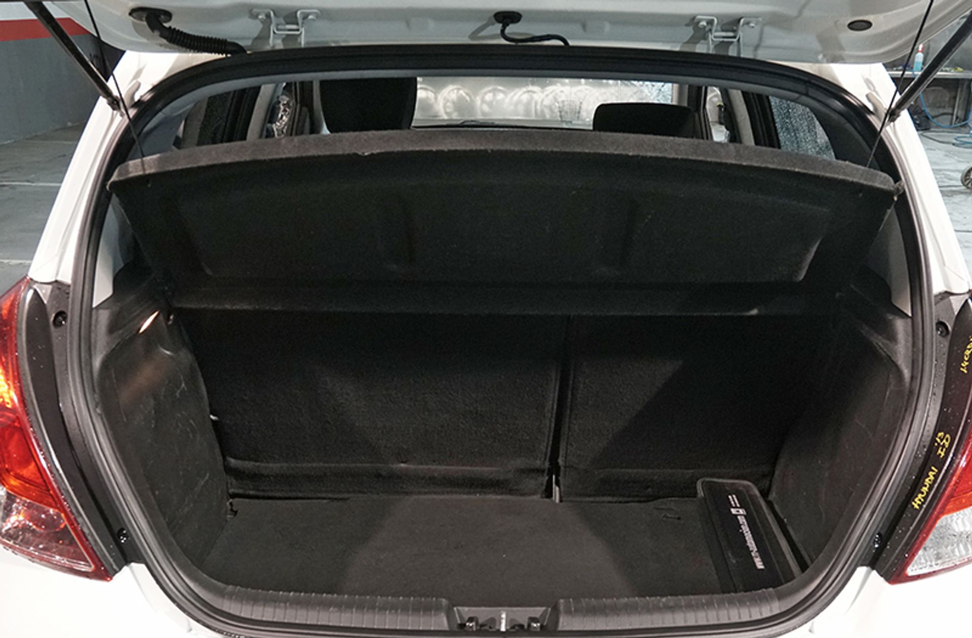 Hyundai i20 1.1 CRDi Go! - foto 13