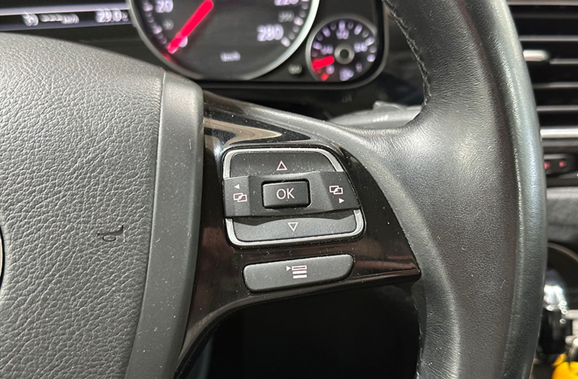 Volkswagen Touareg Pure 3.0 TDI BMT tiptronic - foto 25