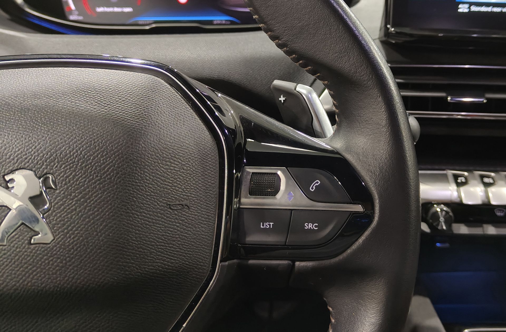 Peugeot 5008 1.2 Allure Pack eDCS6 7 plazas - foto 30