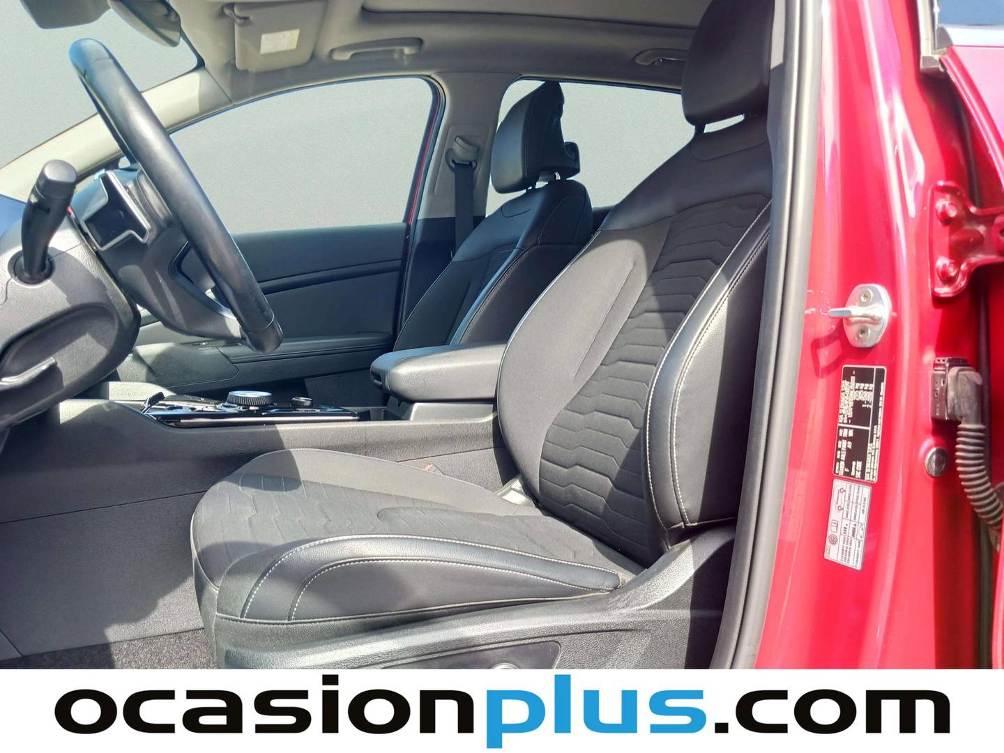 Foto asientos delanteros KIA Sportage KIA Sportage 1.6 T-GDi HEV Tech 4x2 (230 CV)