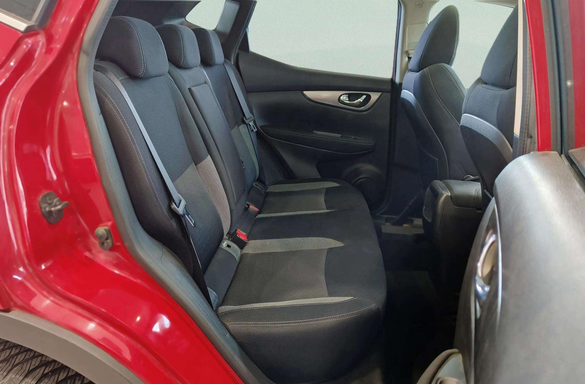 Nissan Qashqai DIG-T 115 N-Connecta Xtronic - foto 21