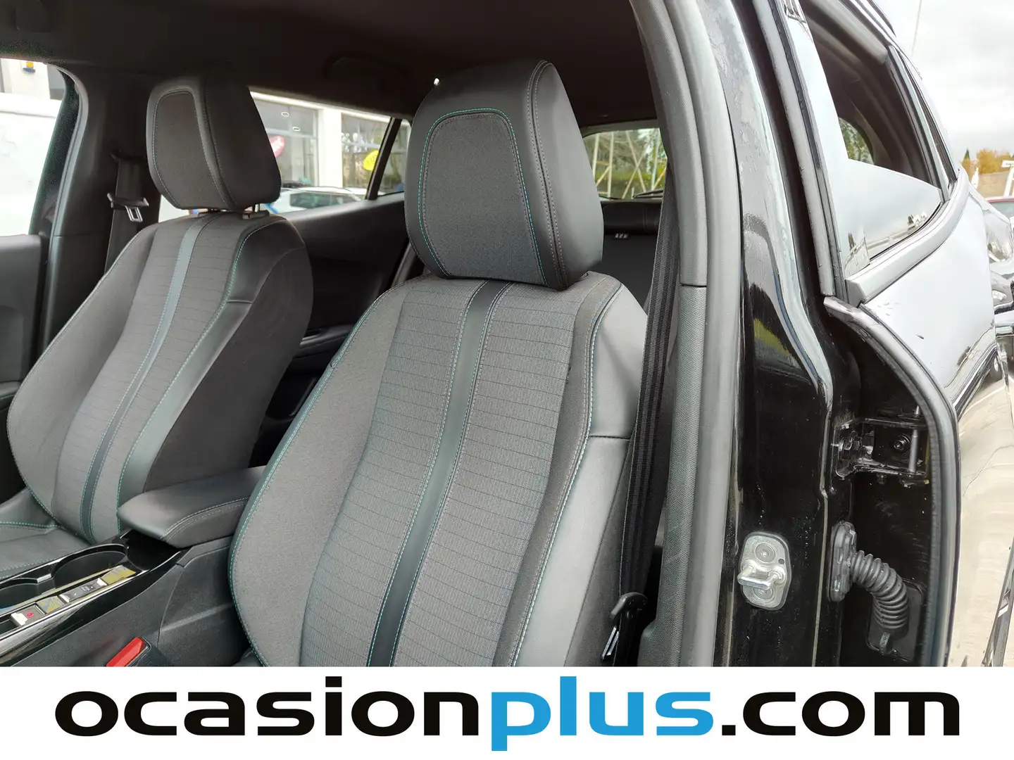 Foto Peugeot 2008 Peugeot 2008 PureTech 130 S&S Allure Pack (130 CV)