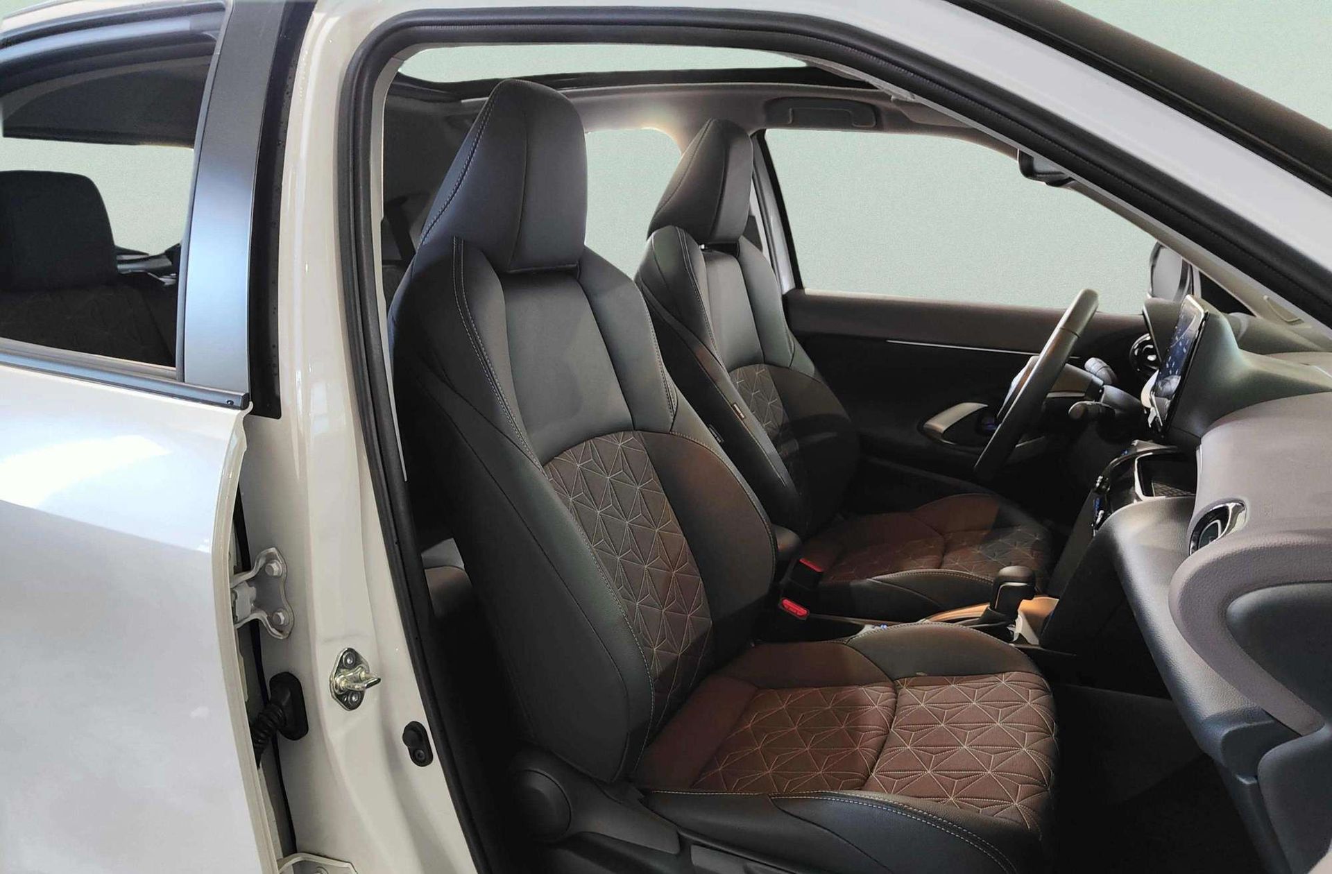 Toyota Yaris Cross 120H Style - foto 22