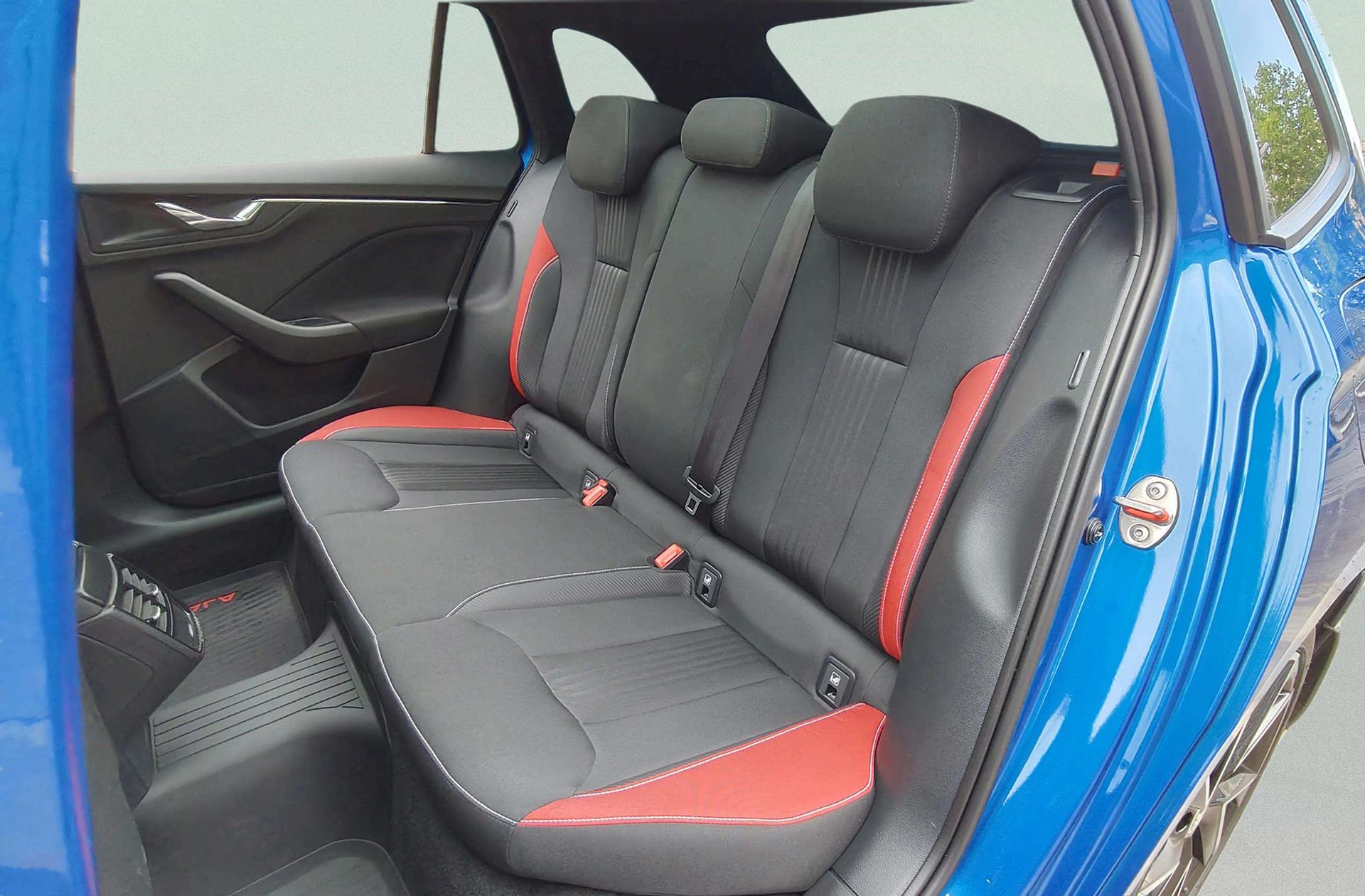 Škoda Scala 1.5 TSI Montecarlo DSG - foto 13