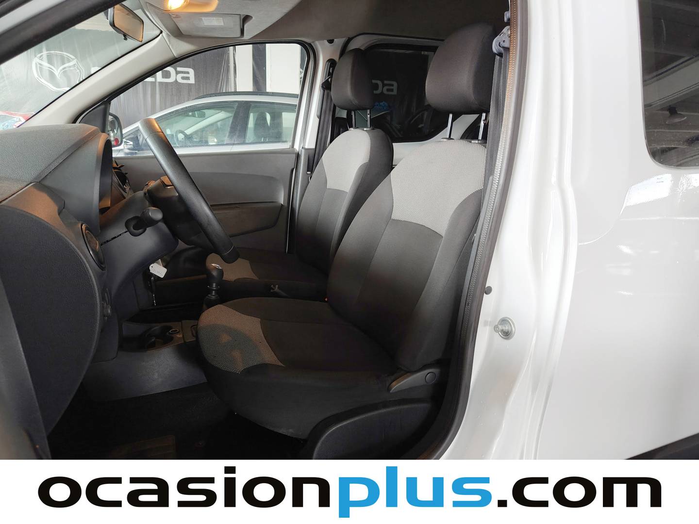 Foto asientos delanteros Dacia Dokker Dacia Dokker Essential Blue dCi (95 CV)