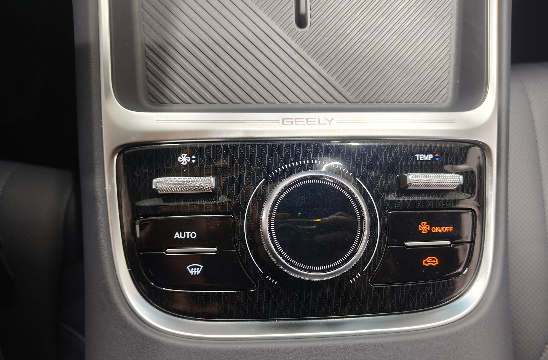 Geely Starray EM-i 1.5 PHEV Pro - foto 27