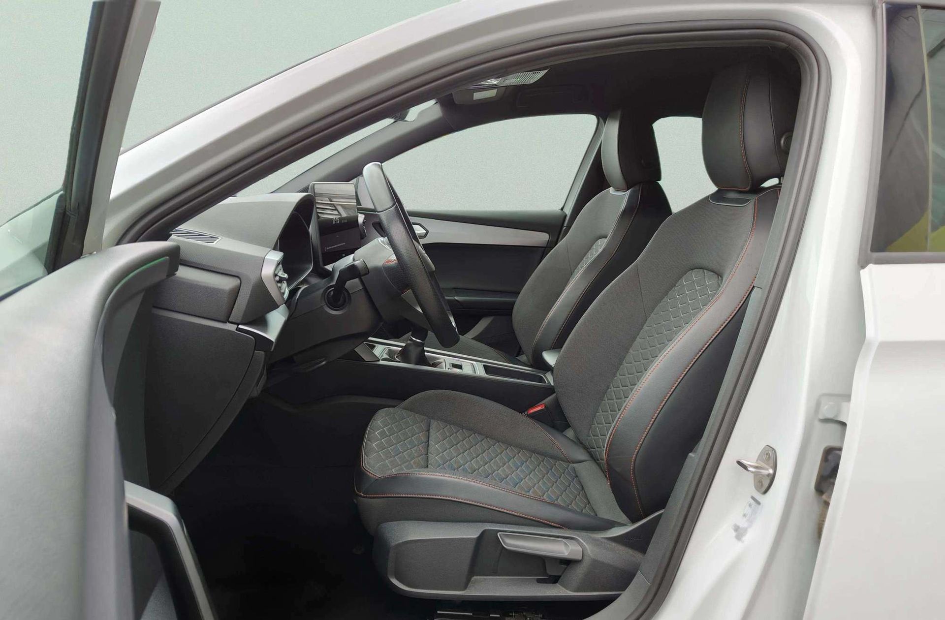 SEAT León 1.5 TSI FR 25 Aniversario - foto 15