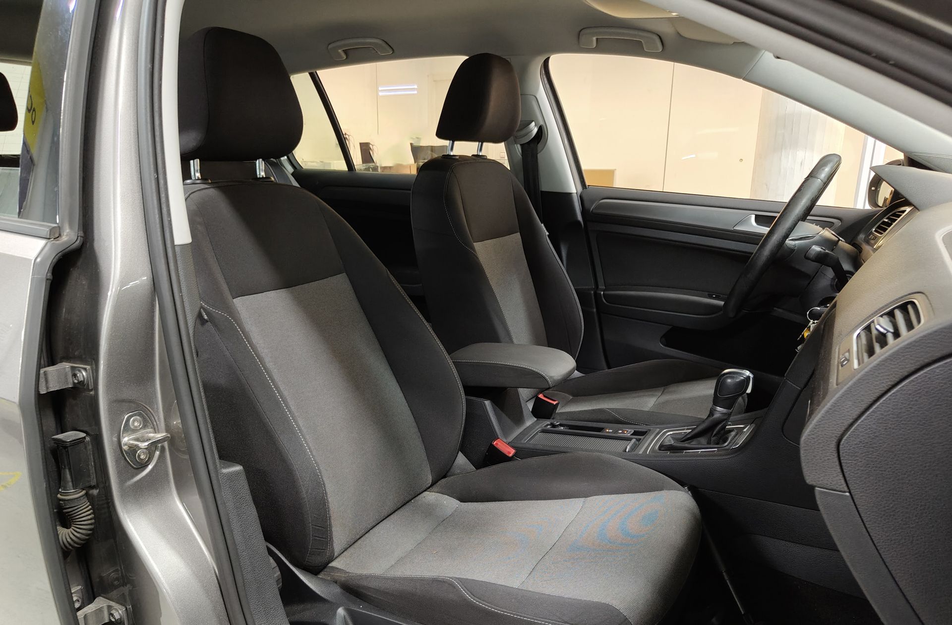 Volkswagen Golf Business 1.6 TDI BMT DSG - foto 14