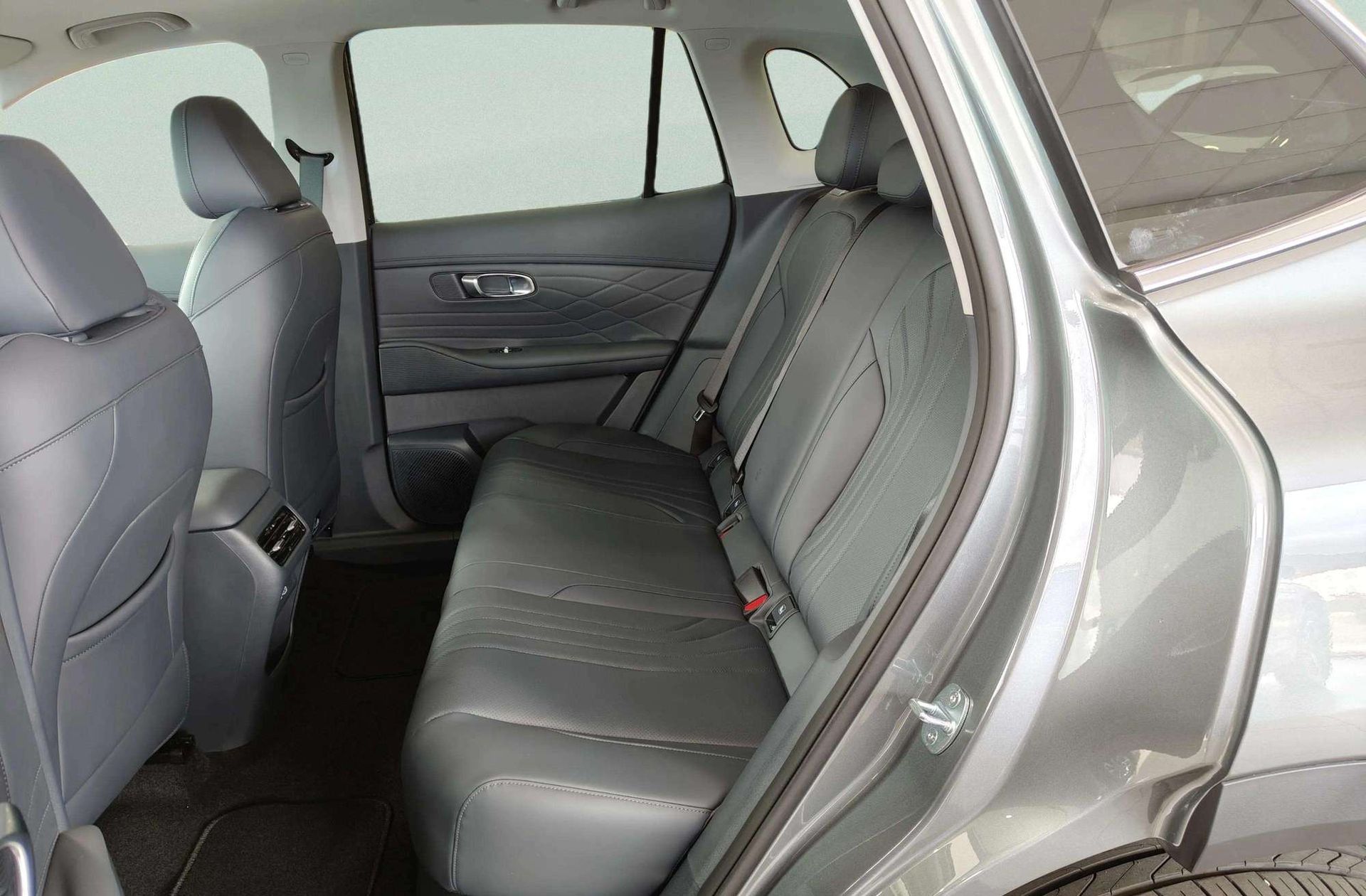 Geely Starray EM-i 1.5 PHEV Pro - foto 16