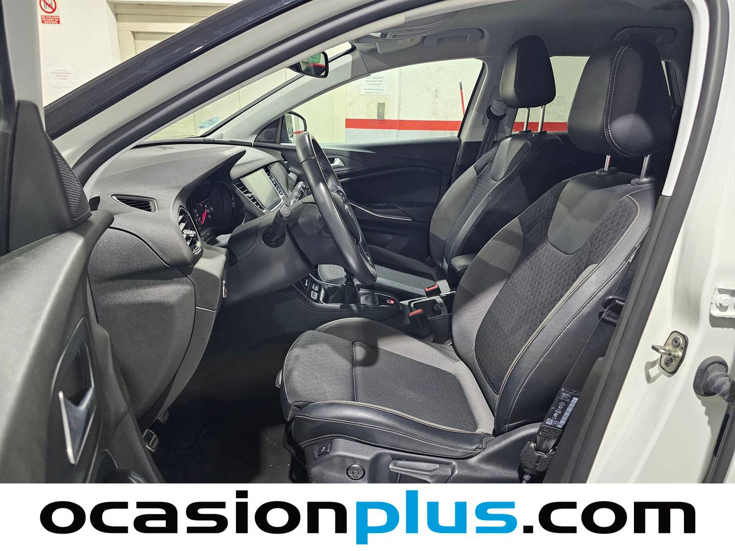 Foto asientos delanteros Opel Grandland X Opel Grandland X 1.2 Turbo 120 Aniversario (130 CV)