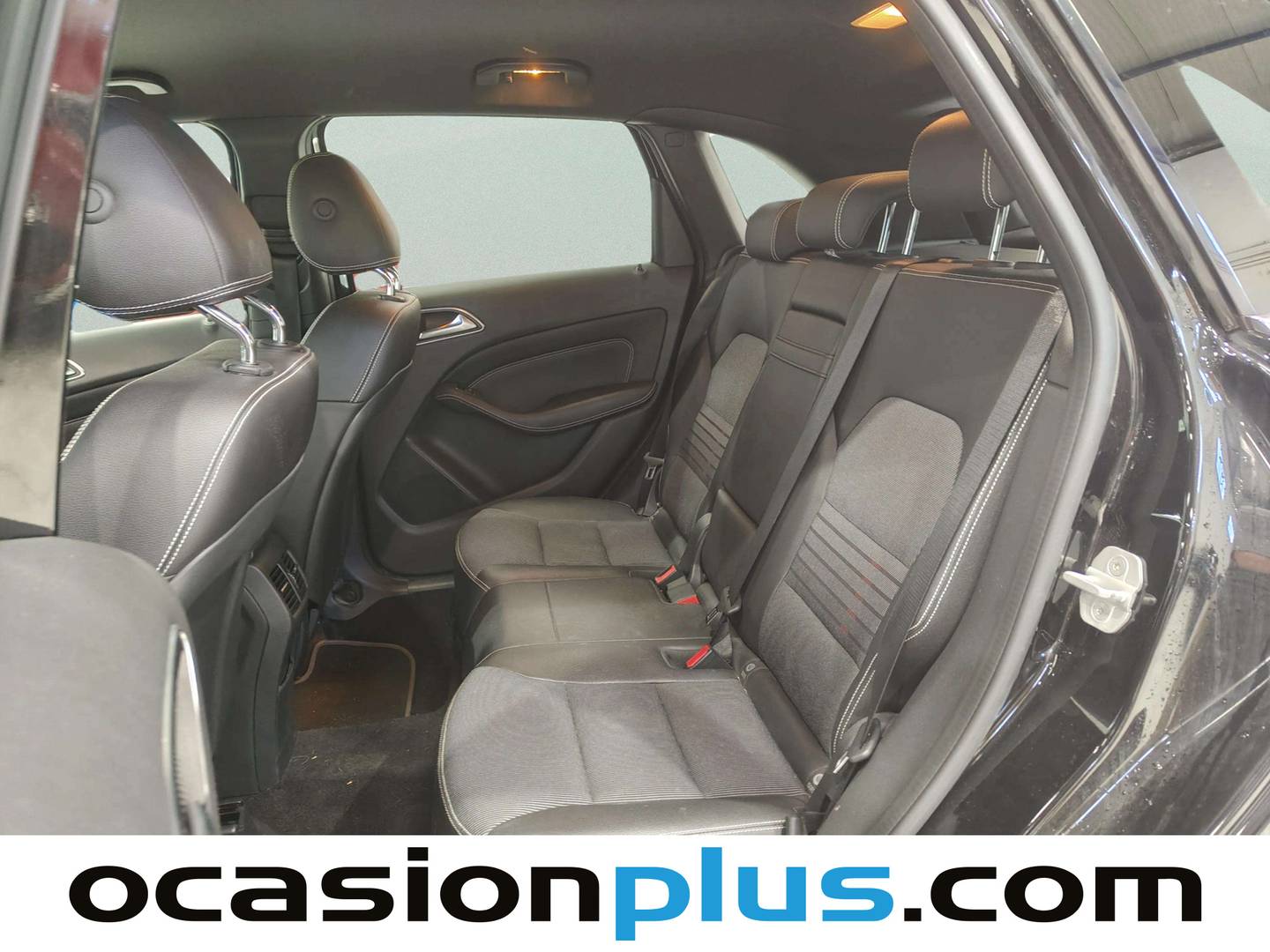 Foto asientos traseros Mercedes Clase B Mercedes Clase B 180 d (109 CV)