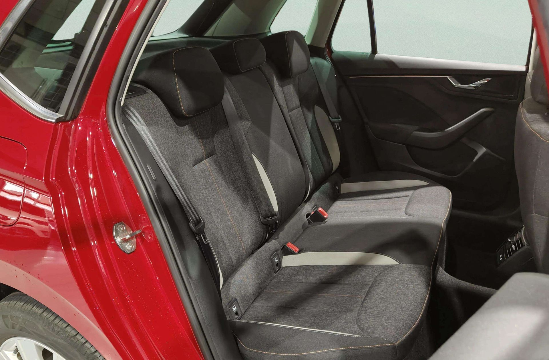 Škoda Kamiq 1.5 TSI Style - foto 18