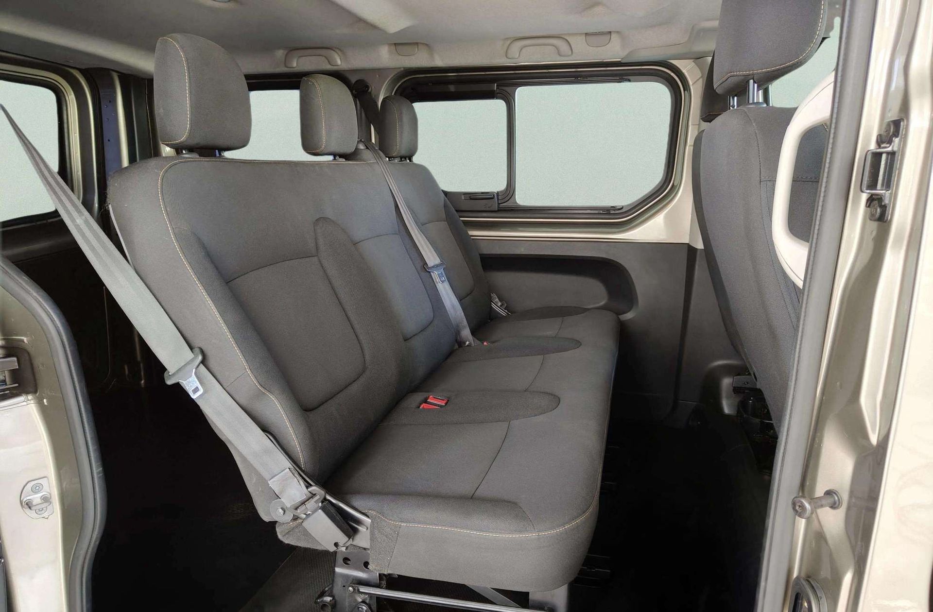 Renault Trafic Combi Mixto Energy dCi 5 plazas - foto 13