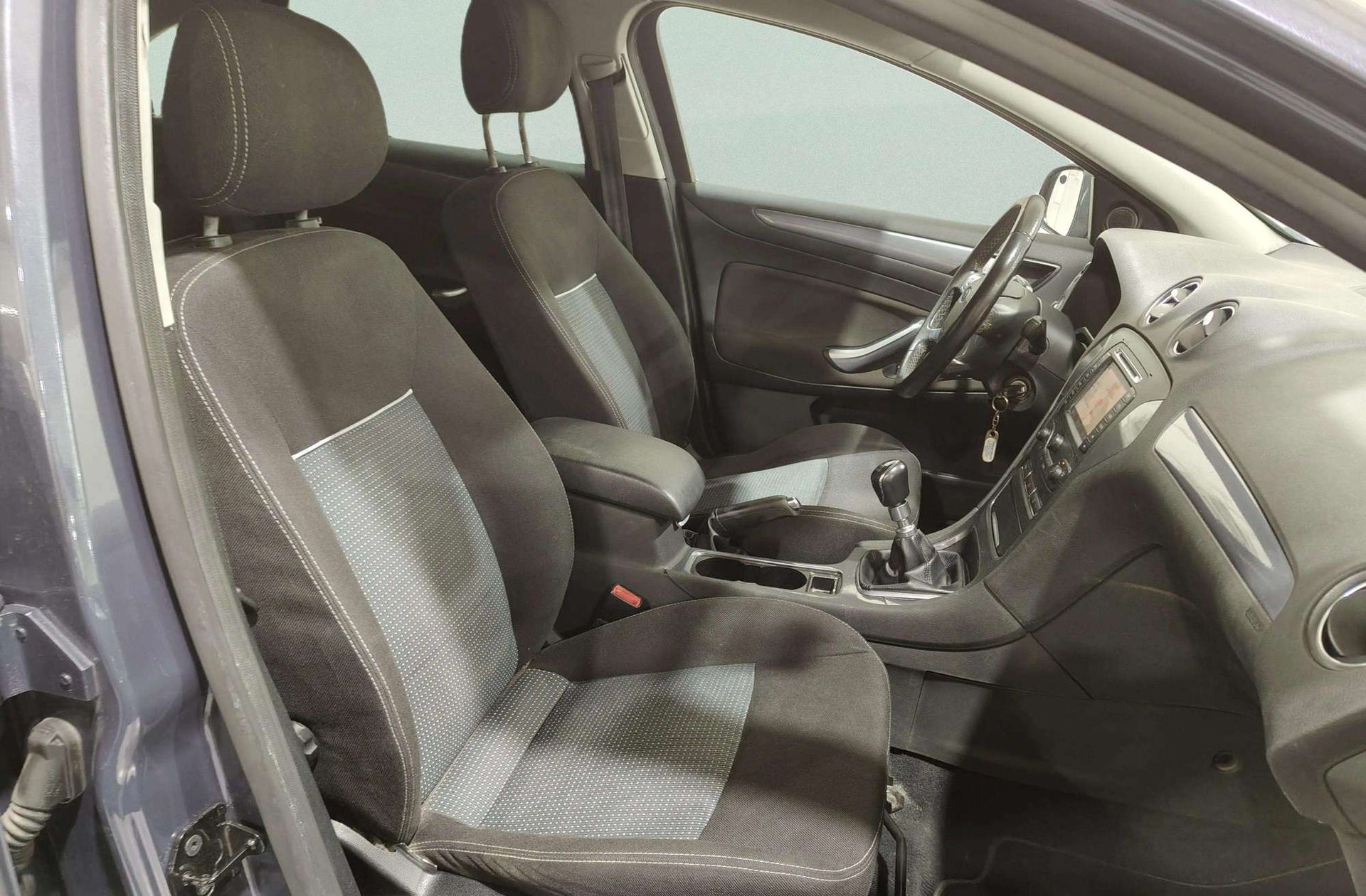 Ford Mondeo 2.0 TDCi Limited Edition - foto 16