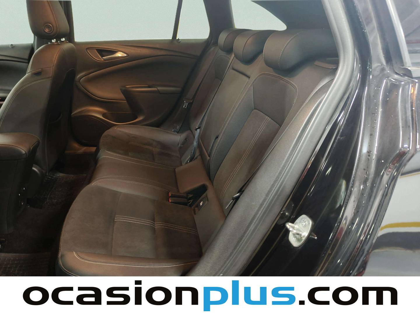 Foto asientos traseros Opel Astra Opel Astra 1.2 Turbo SHR Elegance (145 CV)