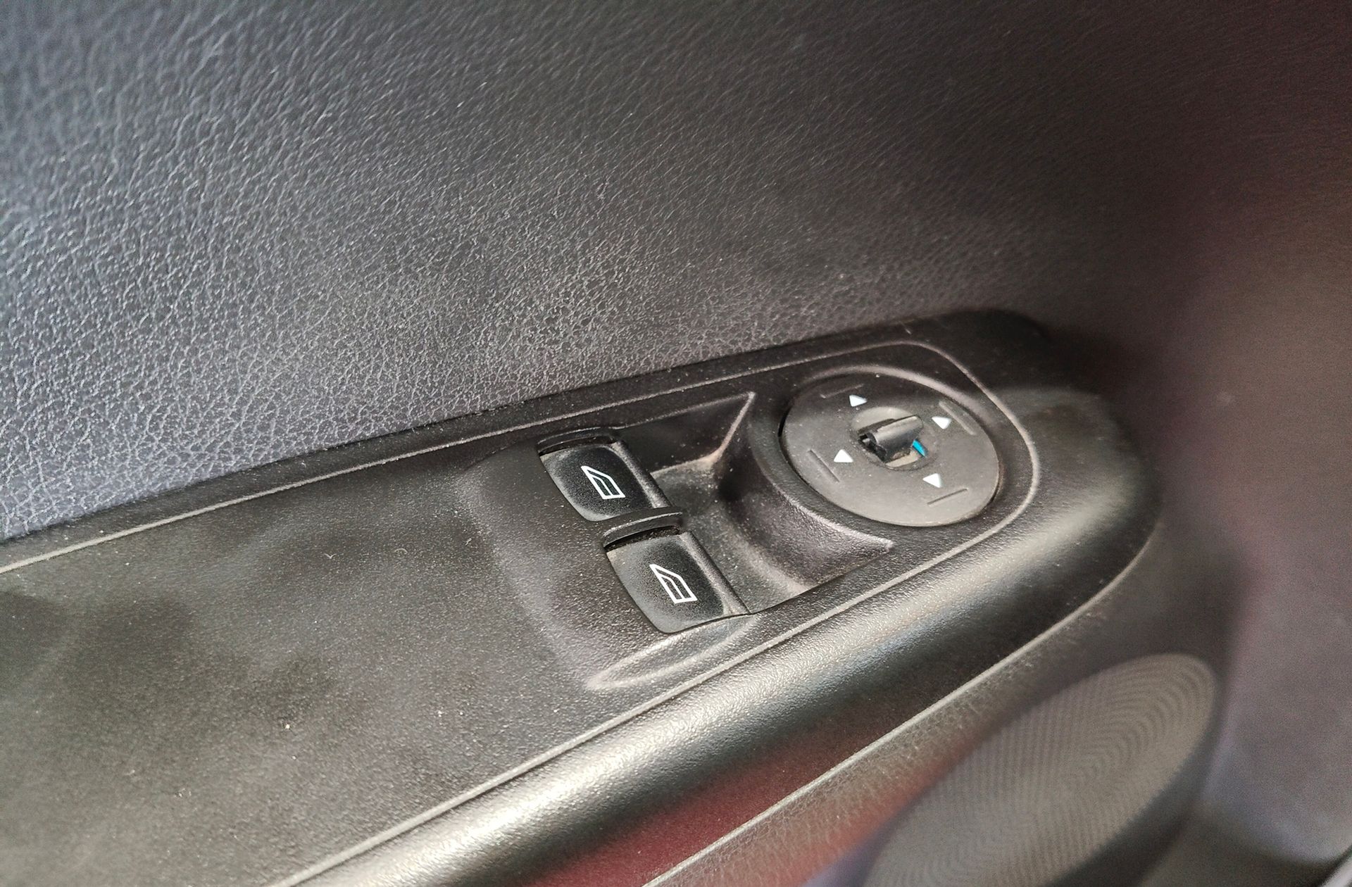 Ford Tourneo Courier 1.0 EcoBoost Sport - foto 29