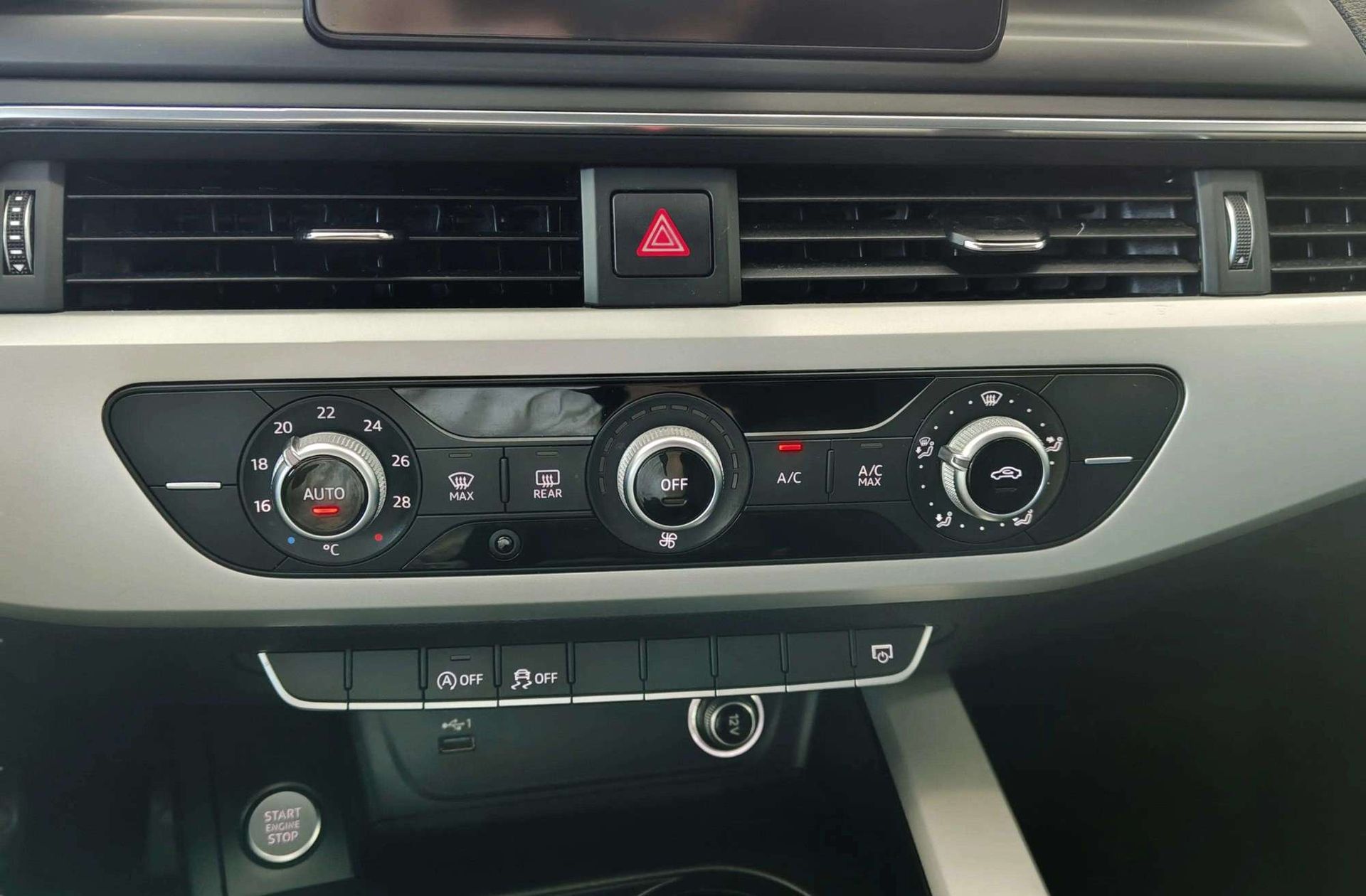Audi A4 Advanced 35 TFSI S tronic - foto 33