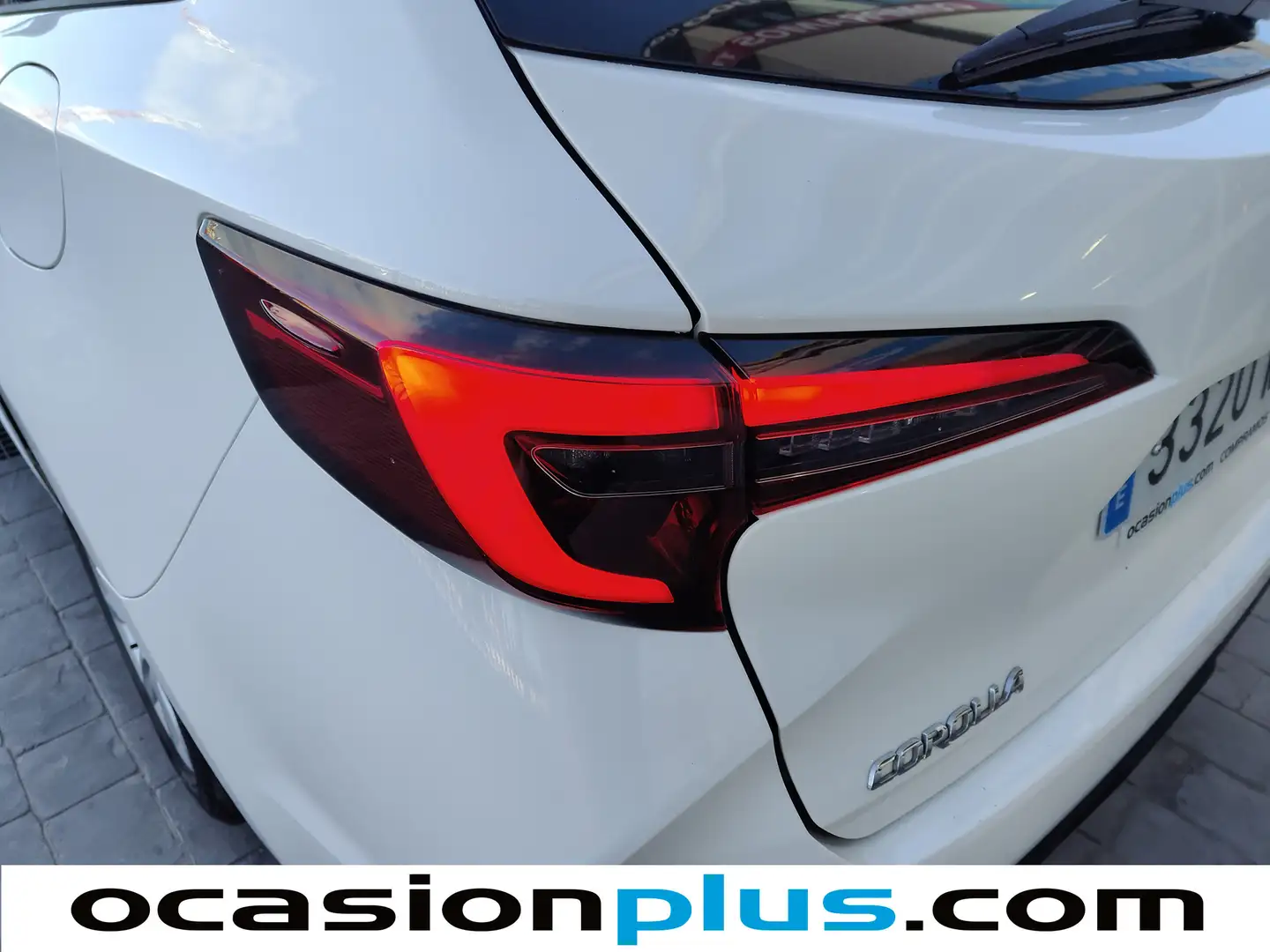 Foto Toyota Corolla Toyota Corolla Touring Sport 140H Business (140 CV)