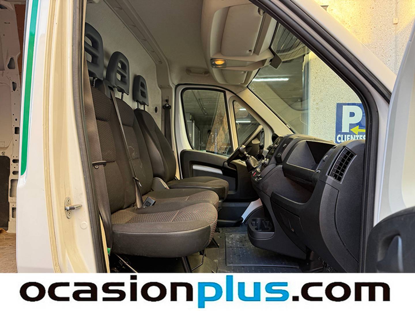 Foto Peugeot Boxer Peugeot Boxer Furgon BlueHDi 140 S&S 435 L3H3 (140 CV)