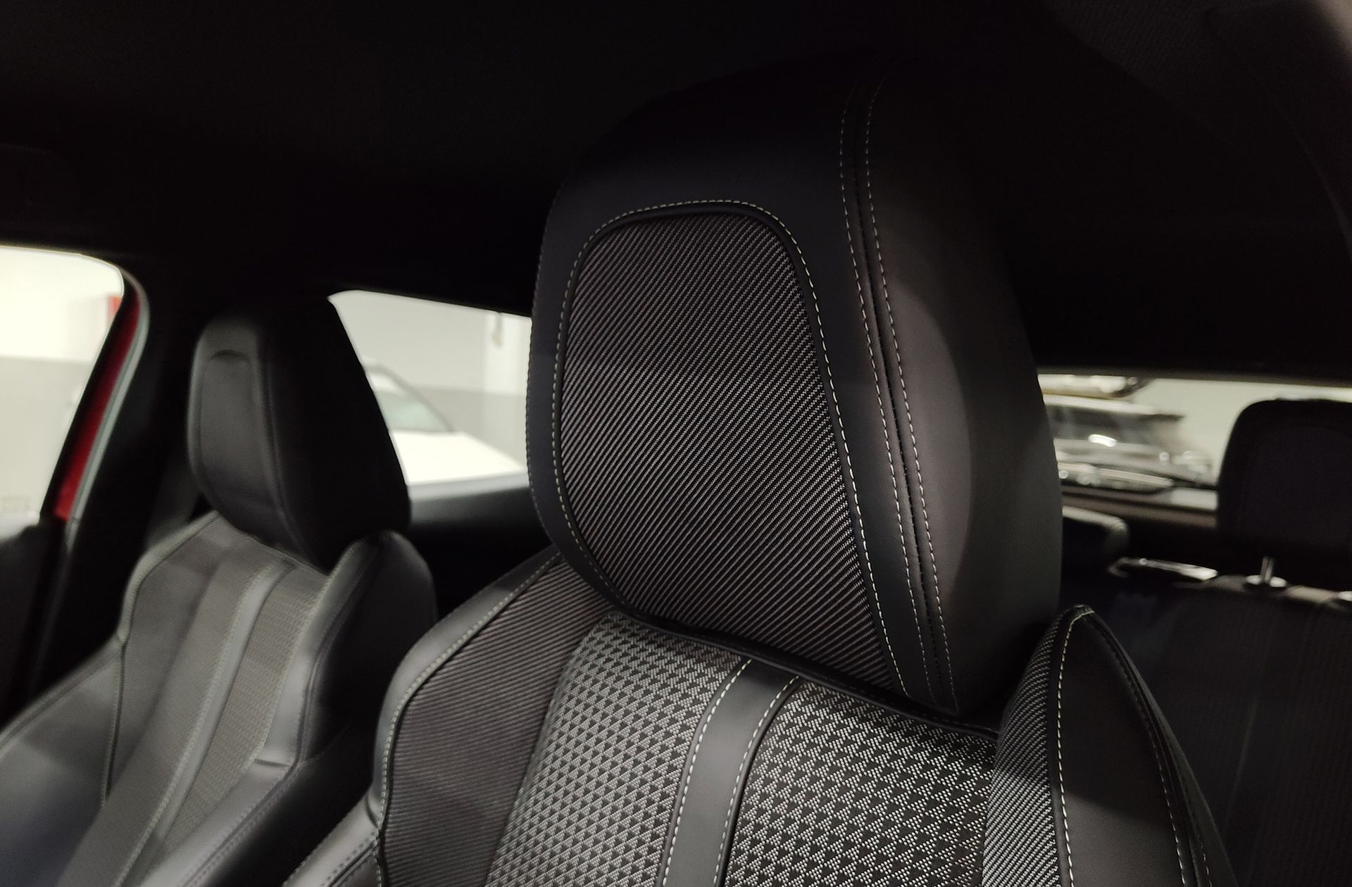 Peugeot 2008 PureTech 130 GT - foto 6