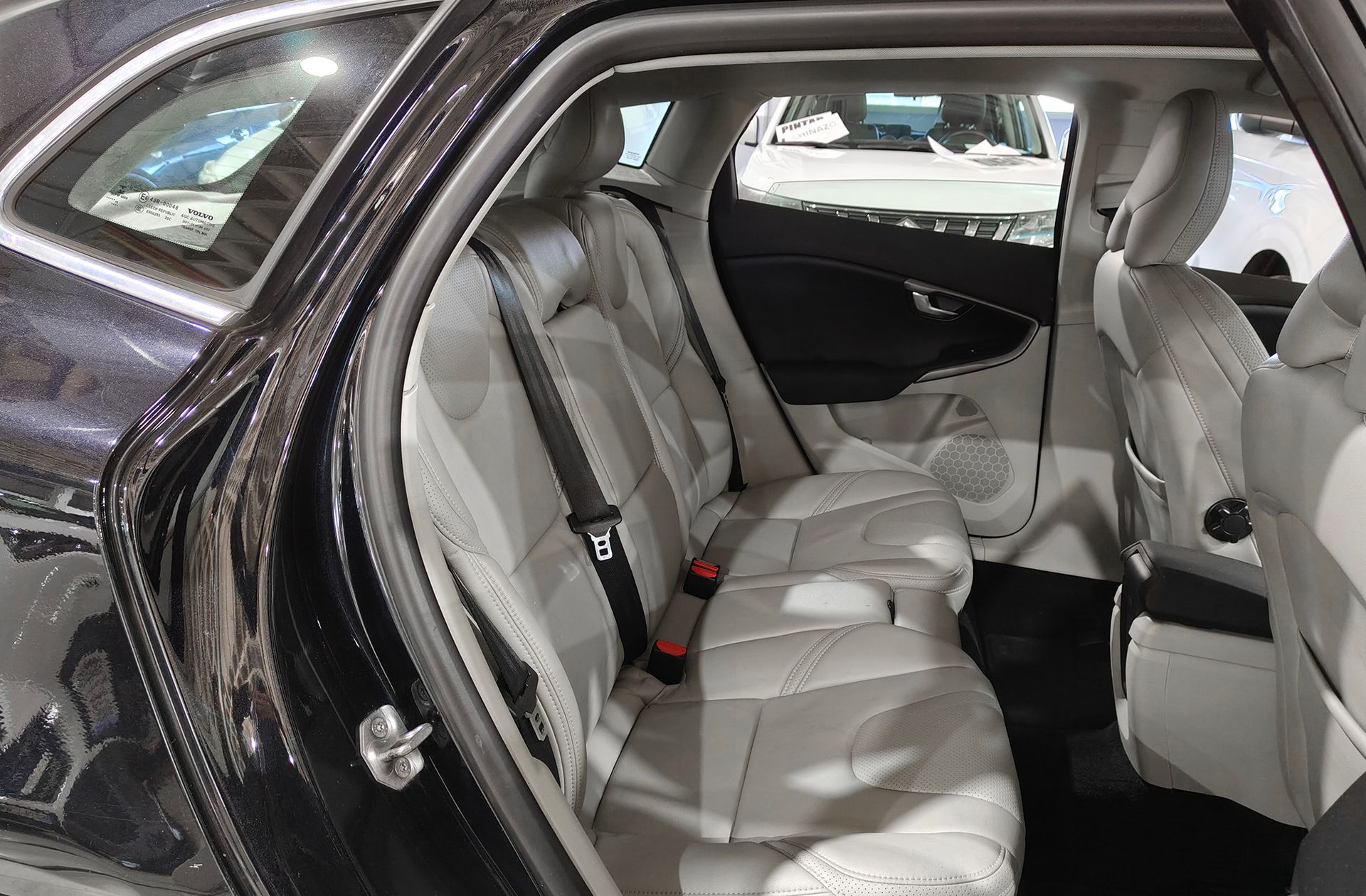 Volvo V40 D3 Momentum - foto 16