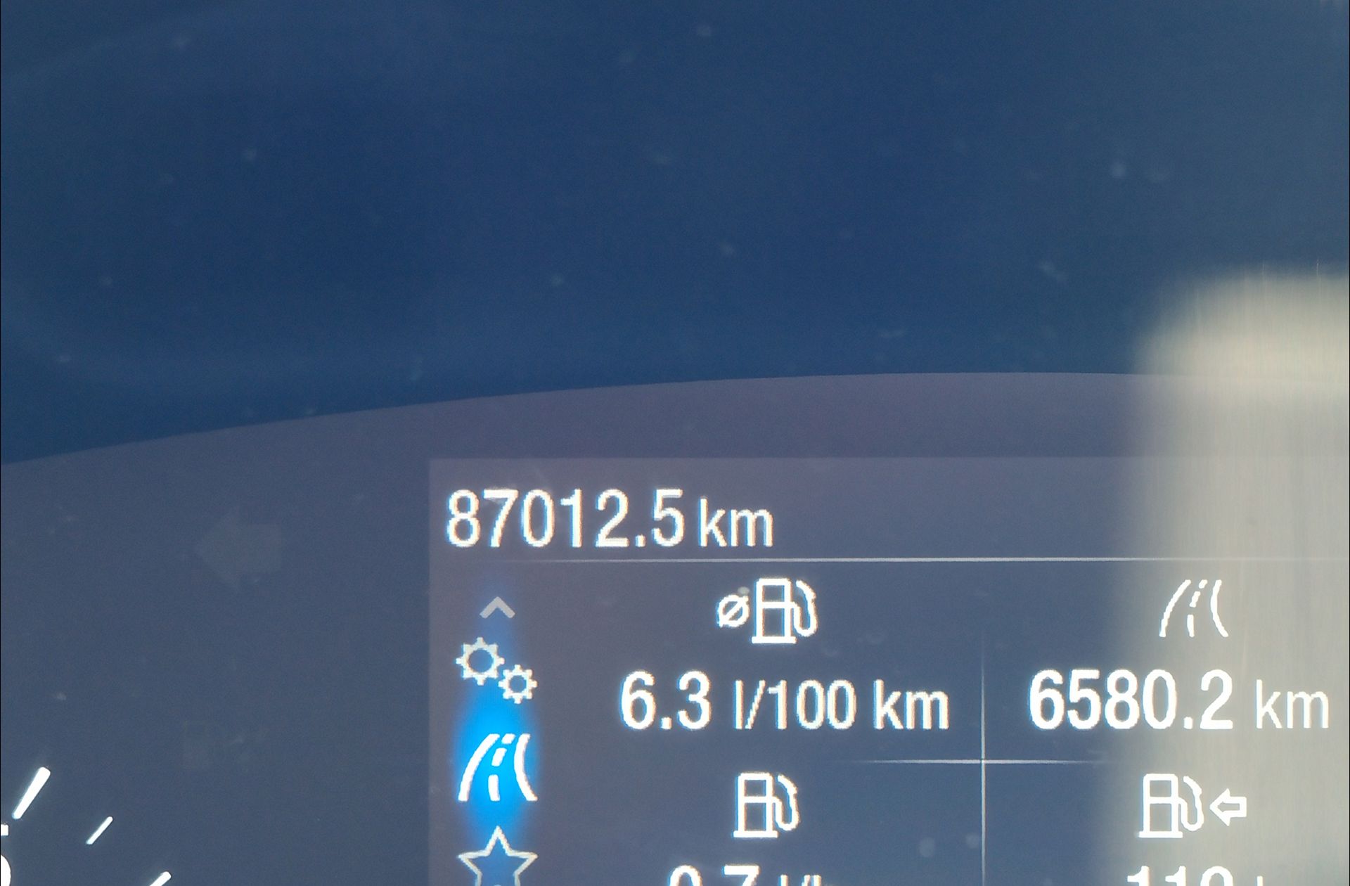 Ford Focus 1.0 EcoBoost MHEV ST-Line - foto 9