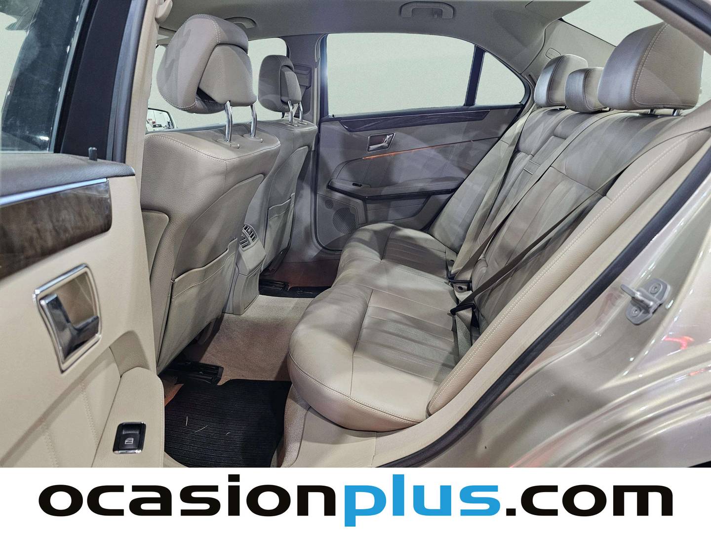 Foto asientos traseros Mercedes Clase E Mercedes Clase E 350 CGI BE Elegance (292 CV)