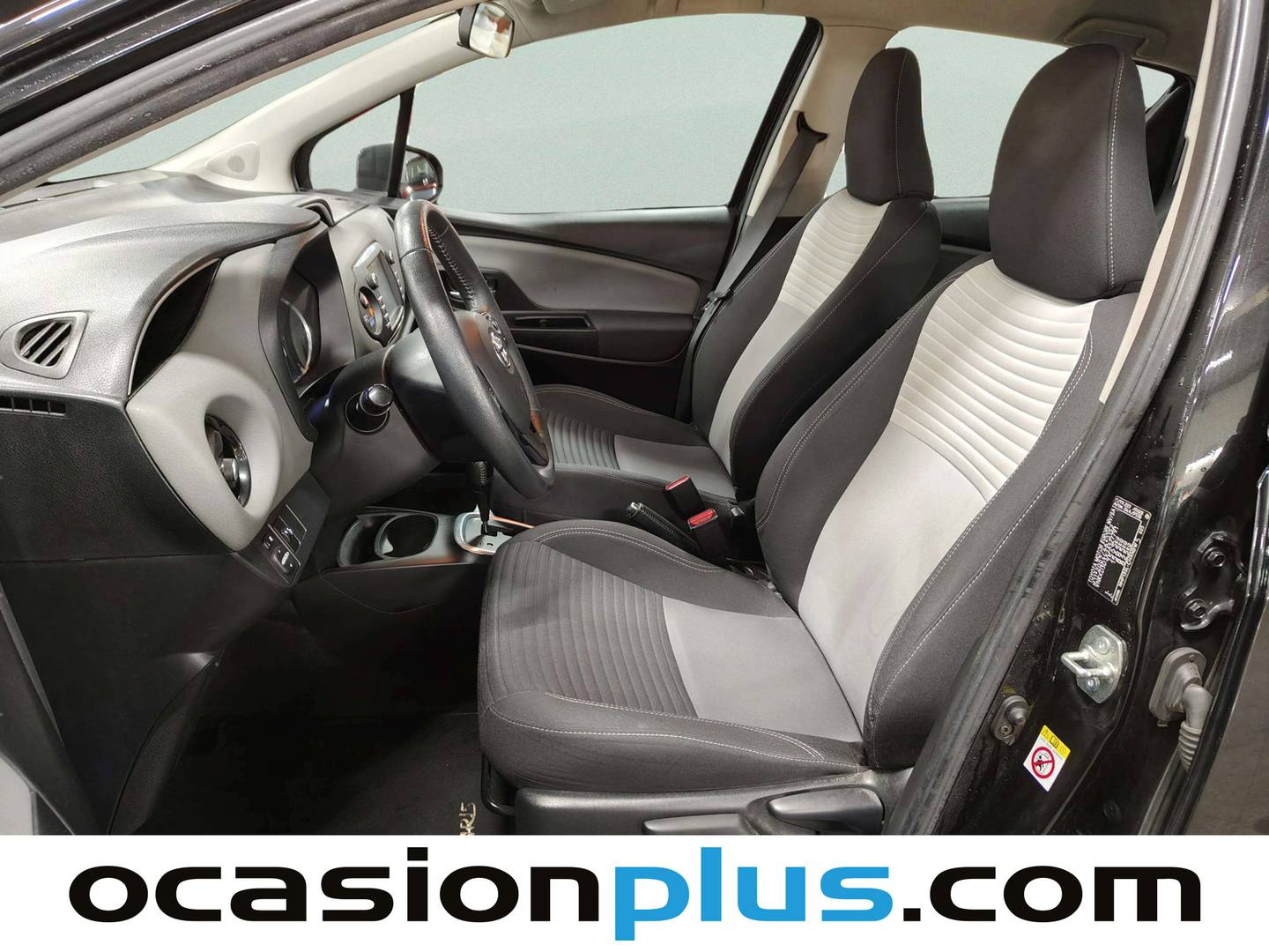 Foto asientos delanteros Toyota Yaris Toyota Yaris 1.5 Hybrid Active (100 CV)