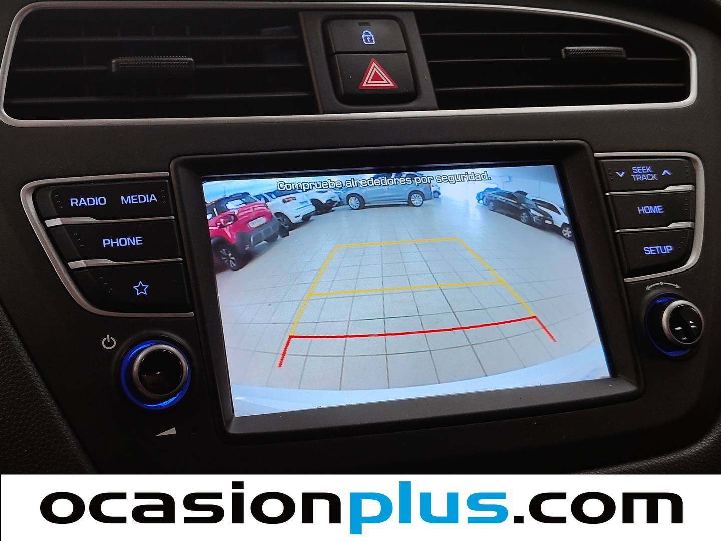 Equipamiento del Hyundai i20 Hyundai i20 1.2 MPI Essence LE (75 CV)