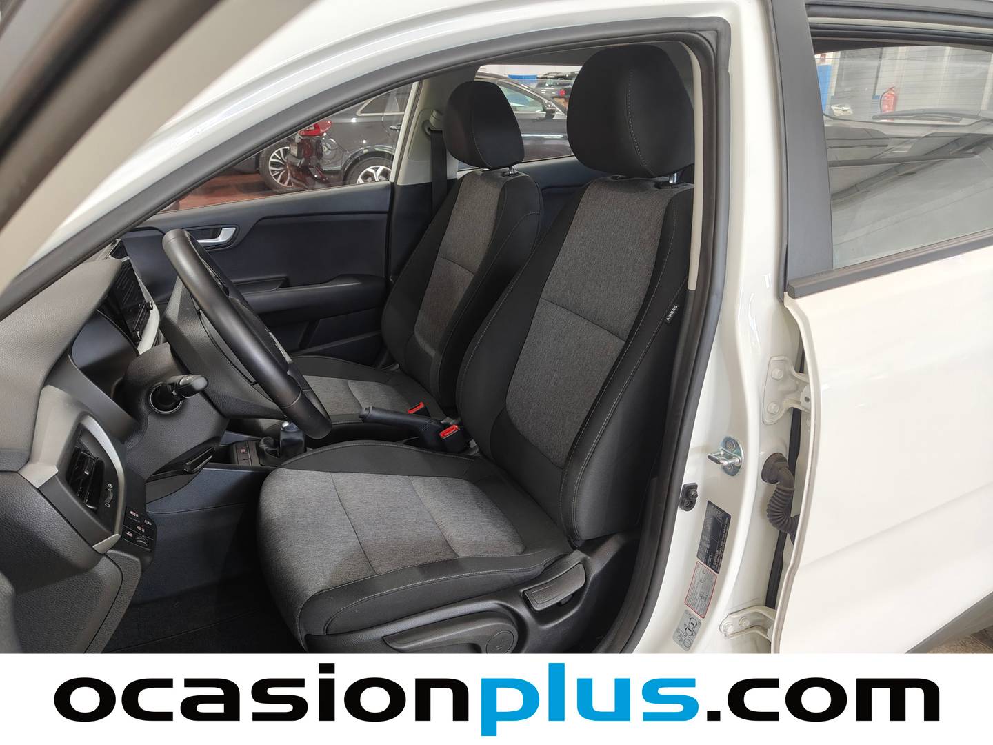 Foto asientos delanteros KIA Stonic KIA Stonic Stonic 1.0 T-GDi MHEV MT Concept (100 CV)
