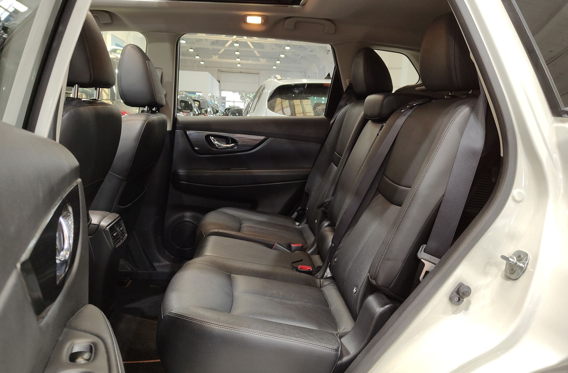 Nissan X-Trail 1.6 dCi Tekna Xtronic - foto 16