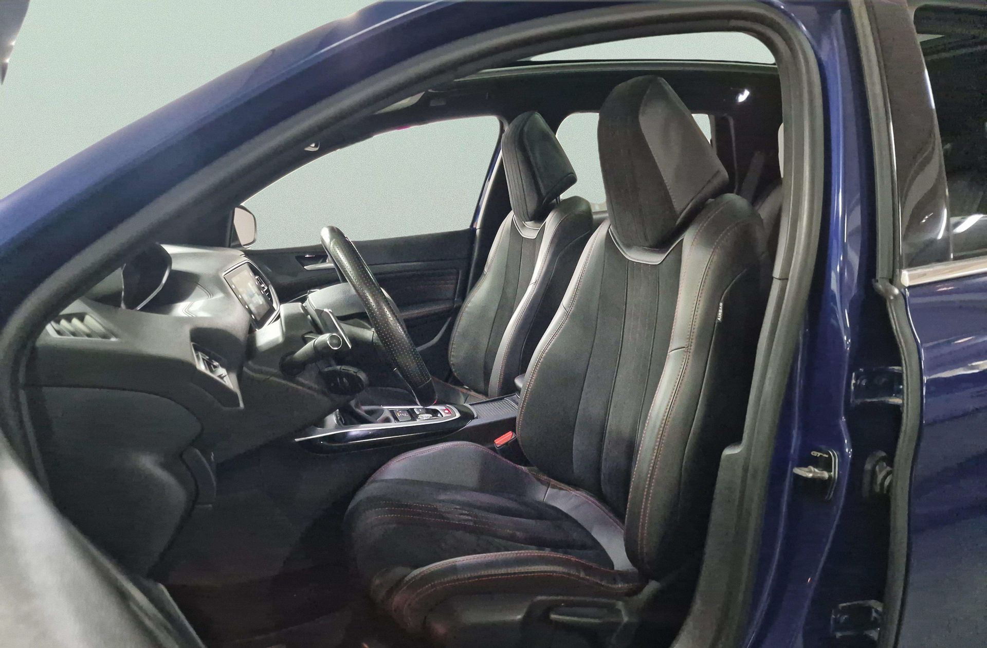 Peugeot 308 SW 2.0 BlueHDi GT EAT6 - foto 13
