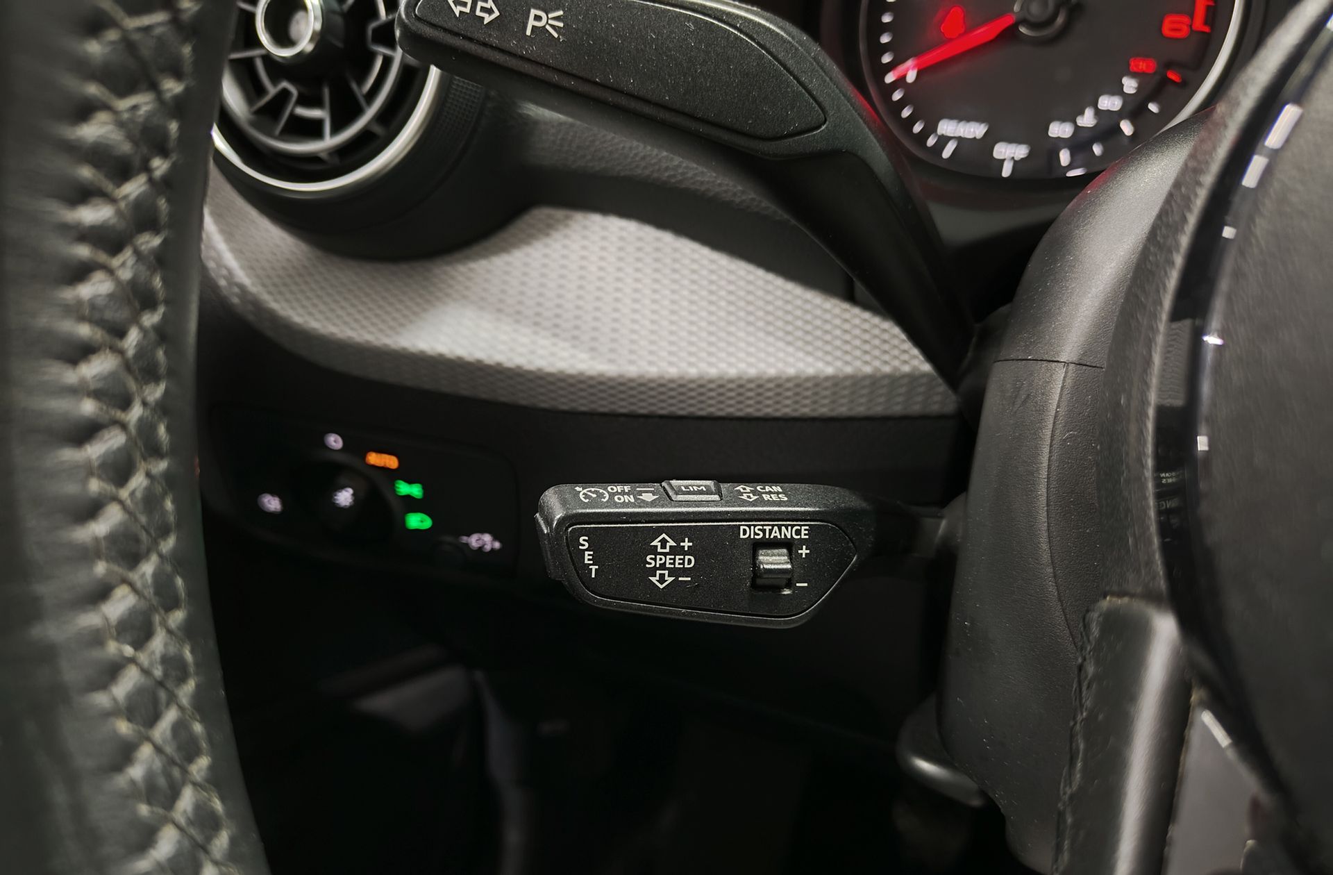 Audi Q2 30 TDI - foto 23