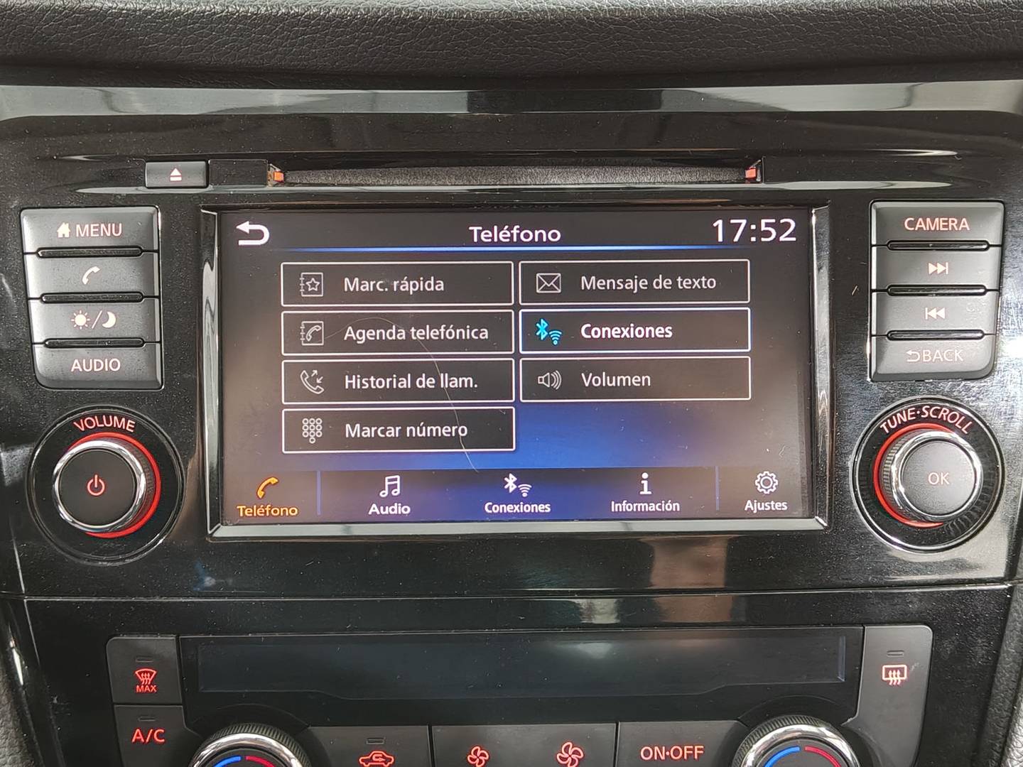 Foto Nissan QASHQAI Nissan Qashqai DIG-T 140 Acenta 4x2 (140 CV)