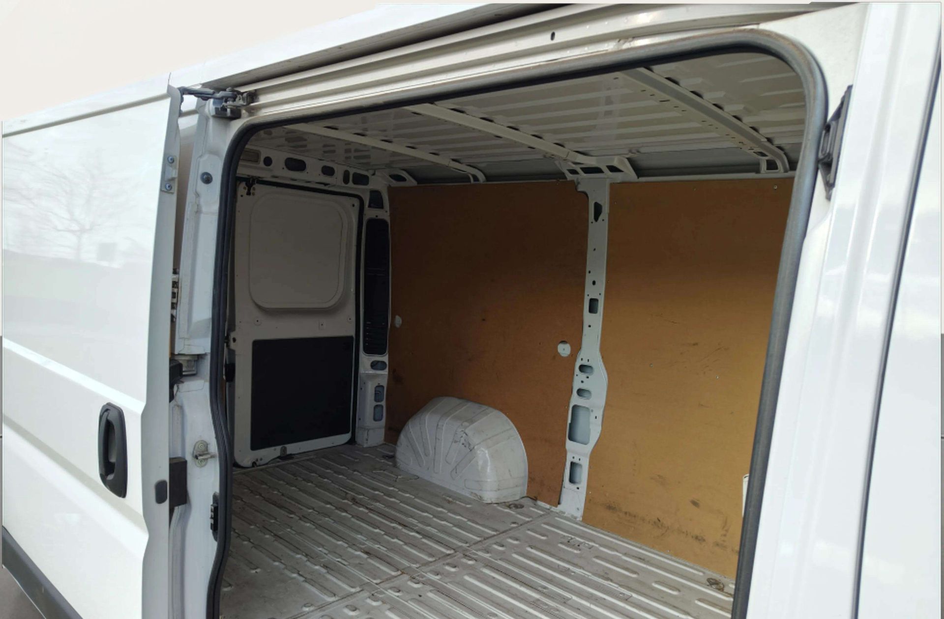 Fiat Ducato Furgon 3.0 Natural Power GNC 35 L2H1 - foto 11