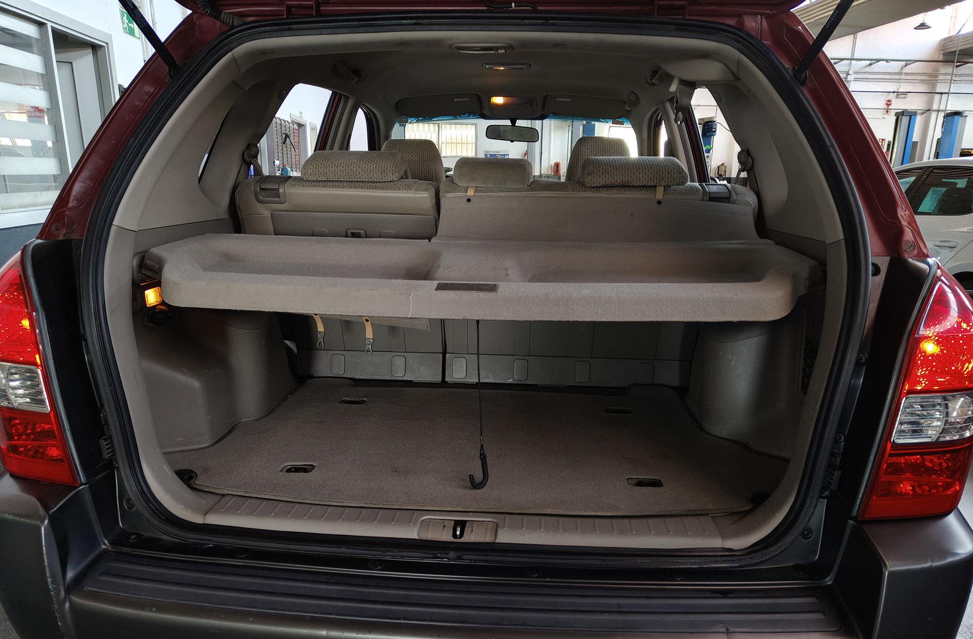 Hyundai Tucson 2.0 Comfort - foto 12
