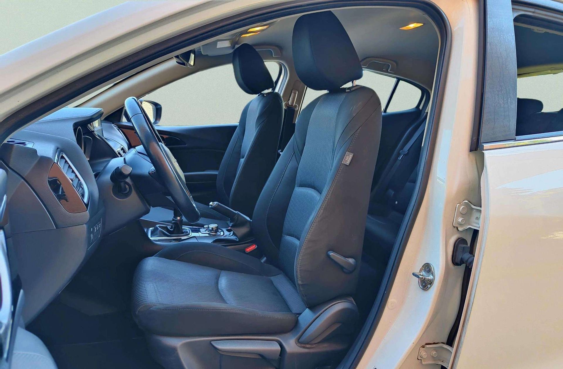 Mazda Mazda3 1.5 DE Style - foto 11