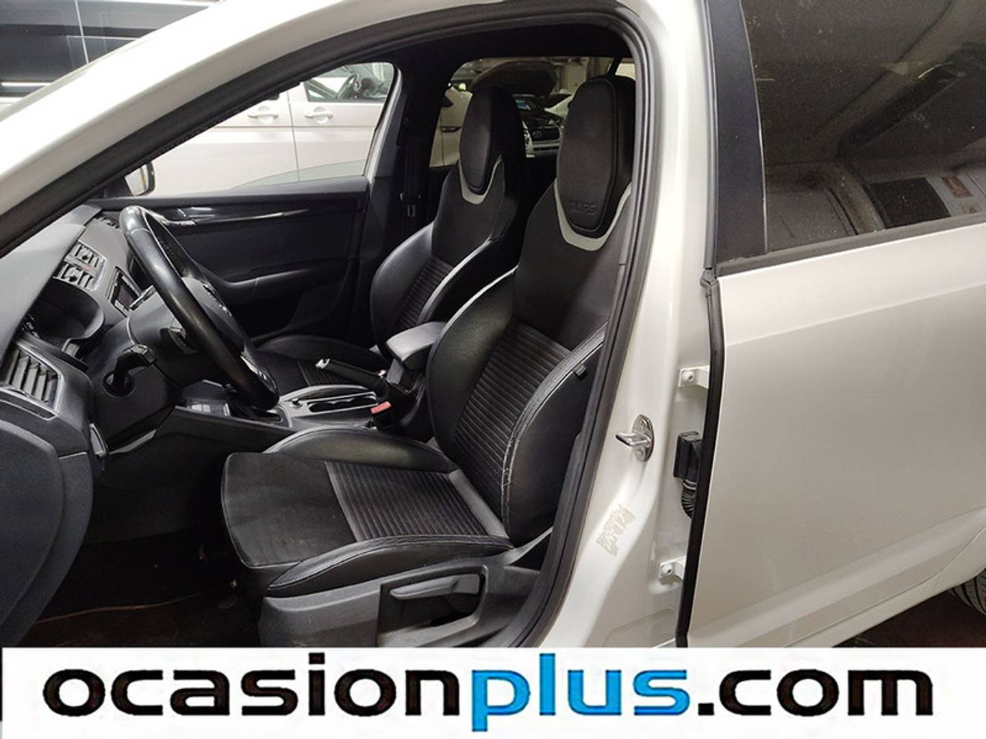 Foto Skoda Octavia Skoda Octavia Combi 2.0 TDI RS (184 CV) DSG