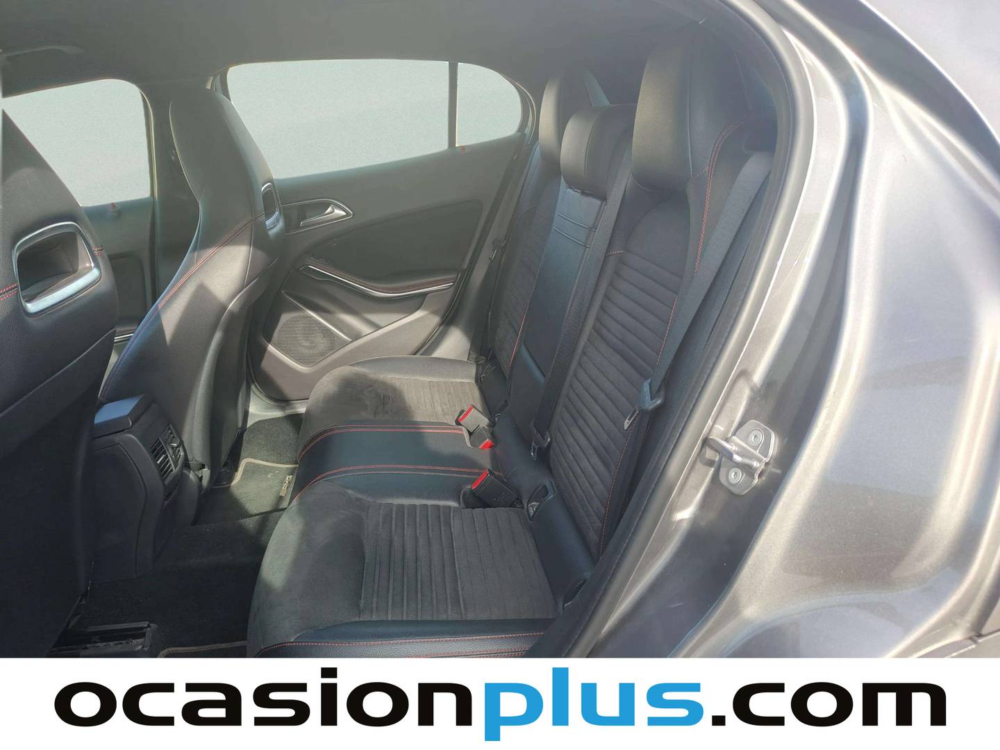Foto asientos traseros Mercedes GLA Mercedes-Benz GLA 180 (122 CV) Pack AMG