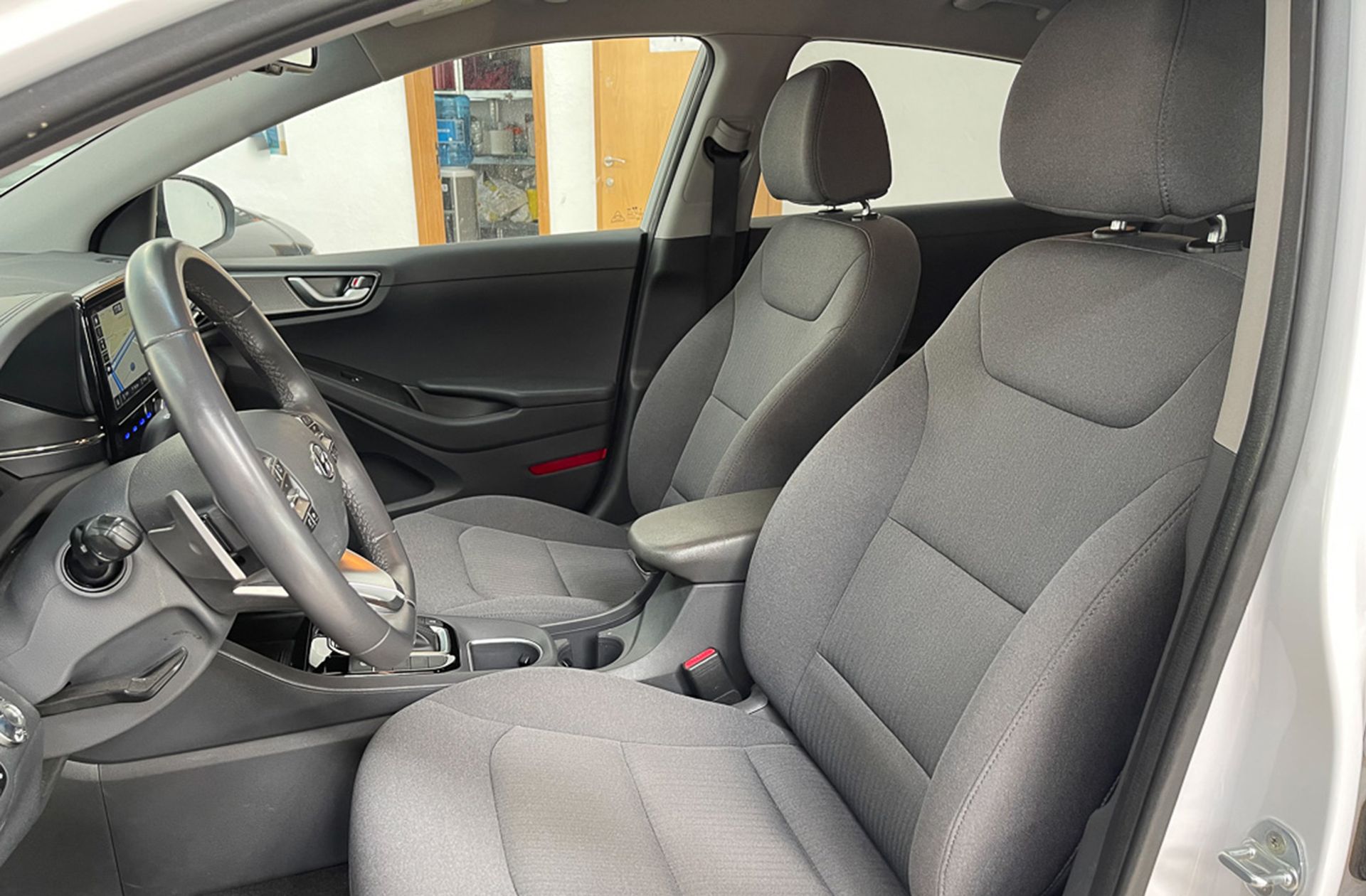 Hyundai Ioniq 1.6 GDI PHEV Klass DCT - foto 10