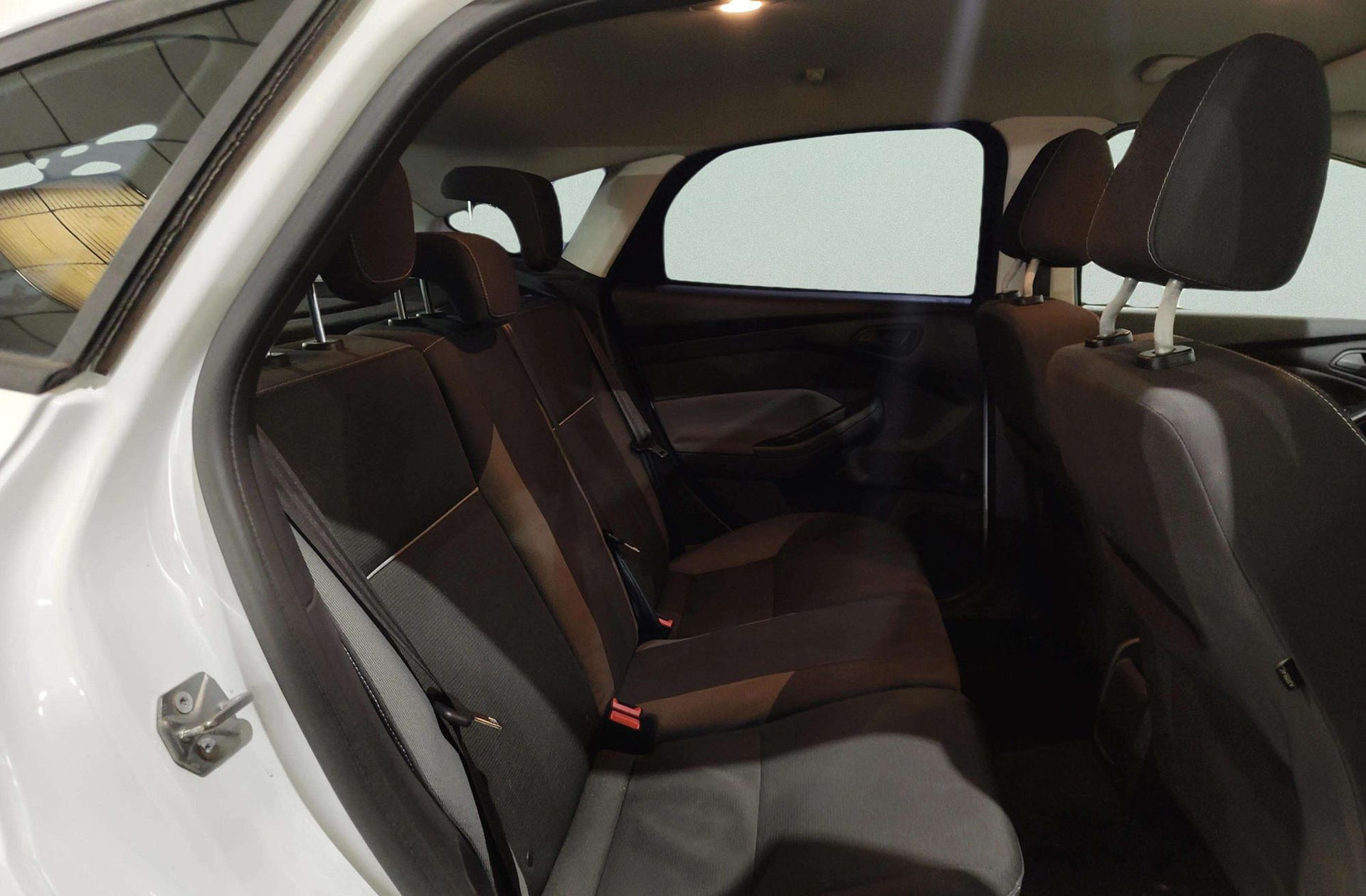 Ford Focus 1.6 TDCi Urban - foto 12