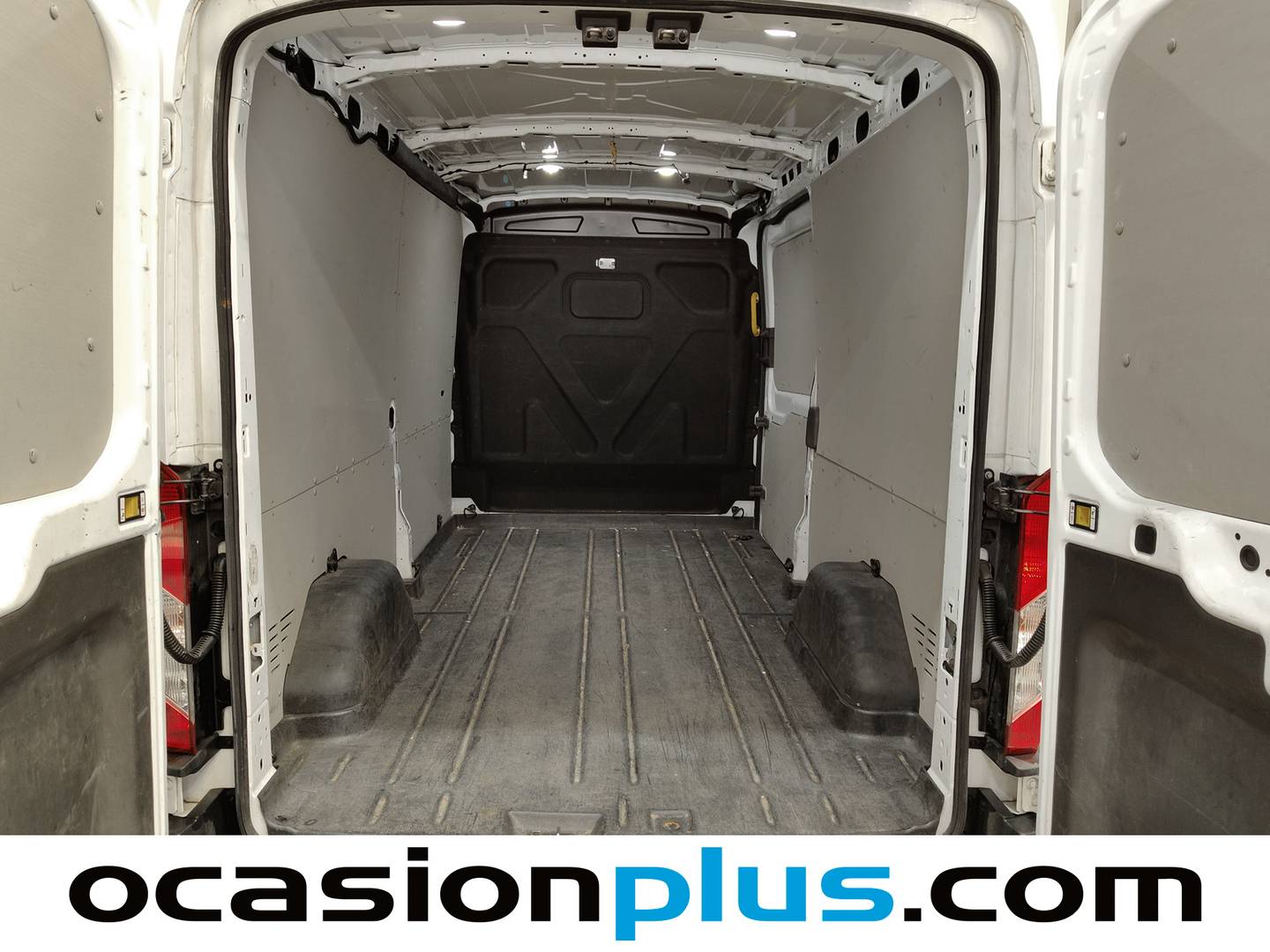 Foto asientos traseros Ford Transit Ford Transit Furgon 350 L3H2 Trend RWD (130 CV)