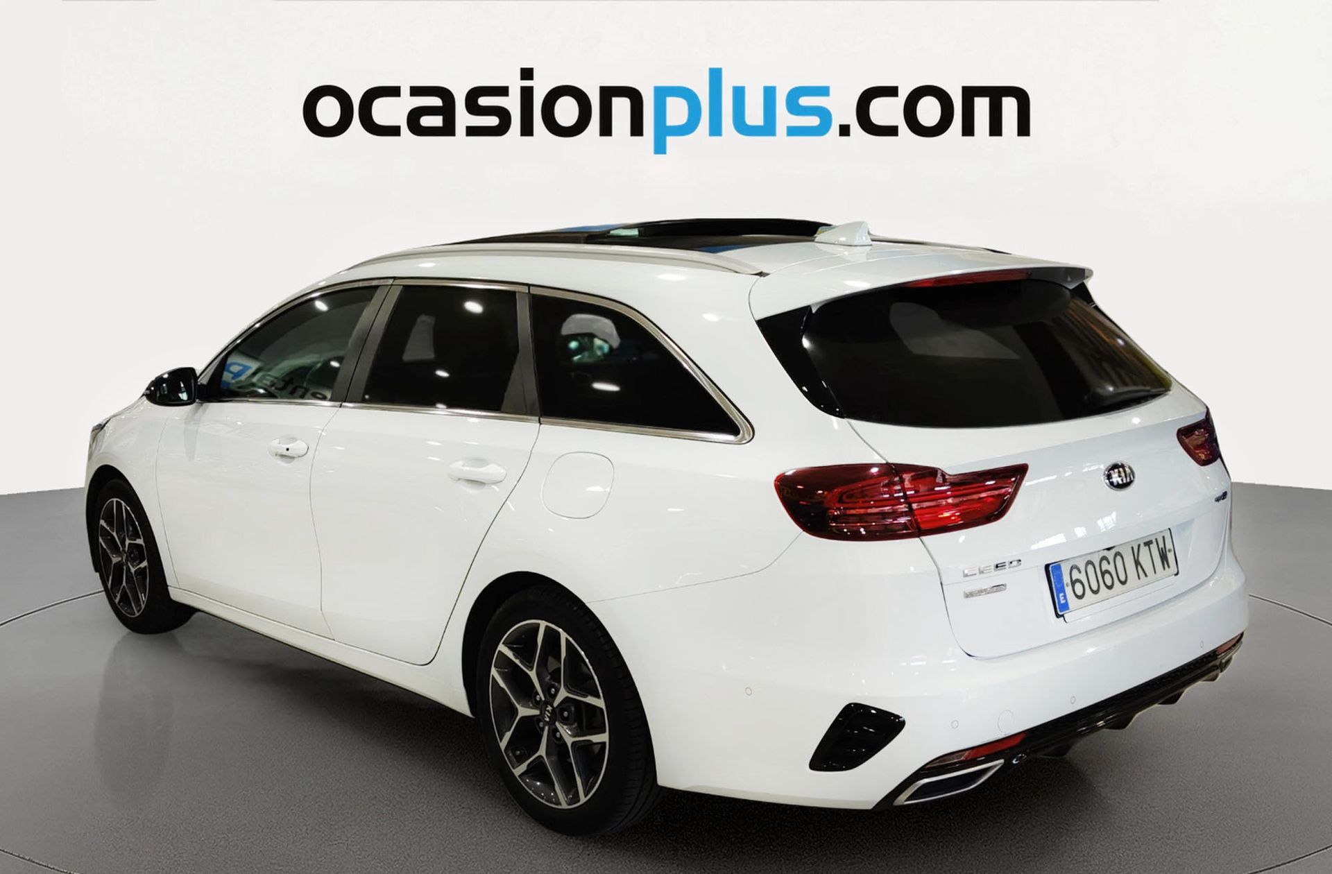 Kia Ceed 1.6 CRDi GT Line DCT - foto 3