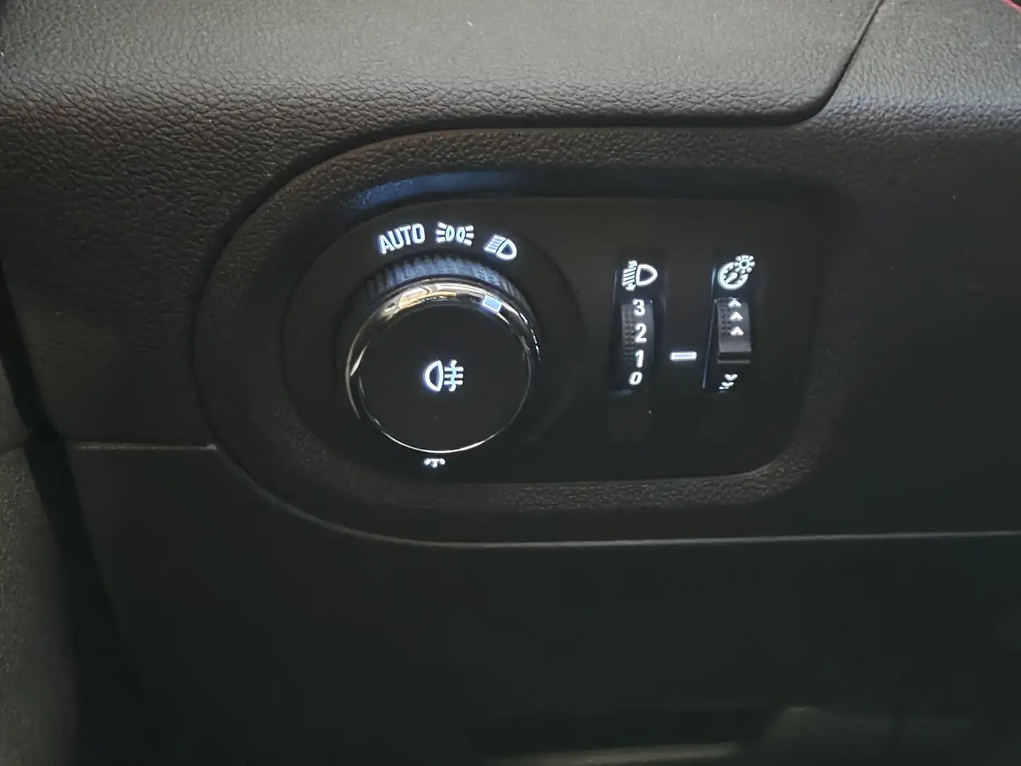 Foto Opel Grandland X Opel Grandland X 1.6 CDTi Selective (120 CV)