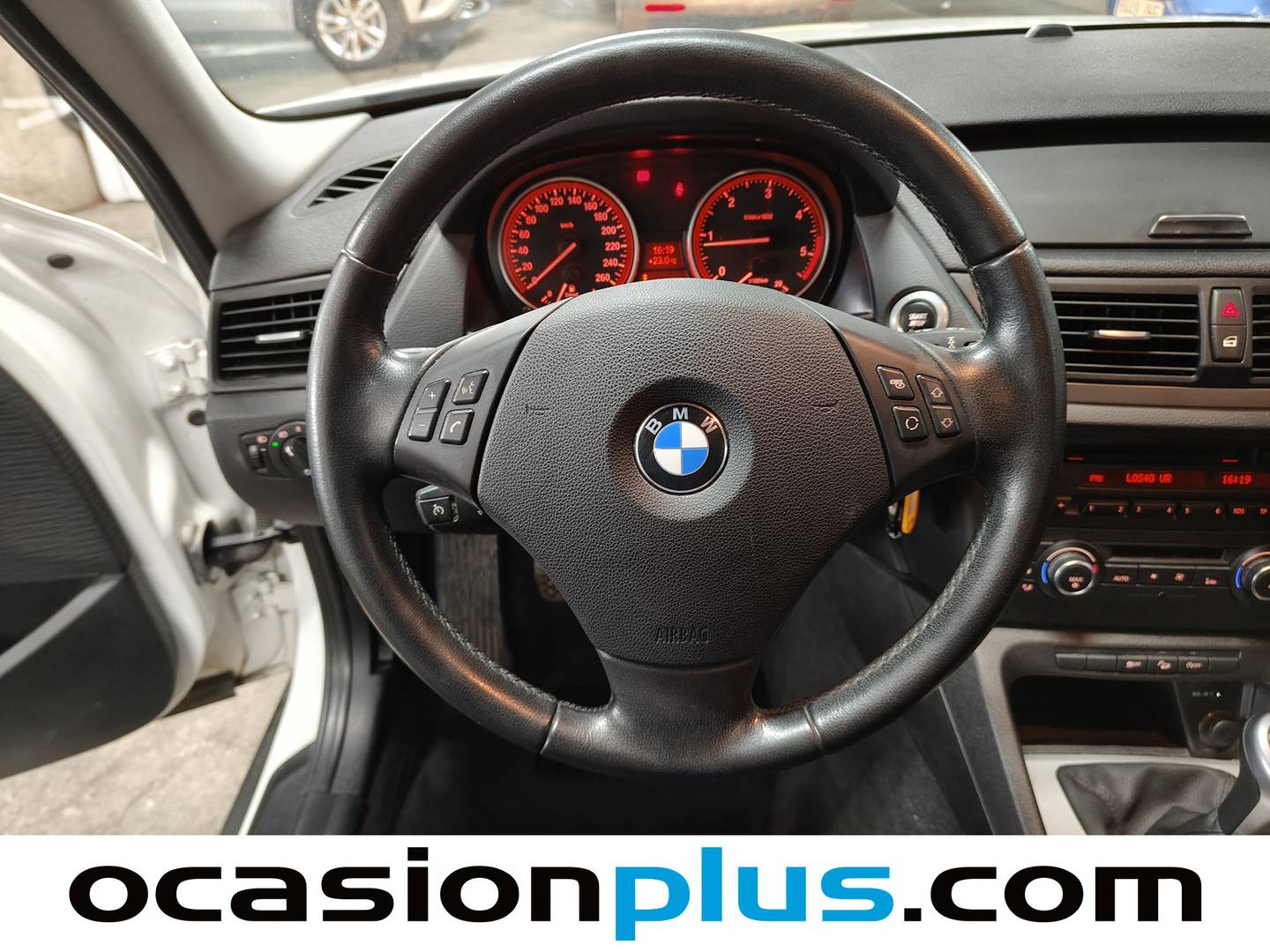 Extras y acabados del BMW X1 BMW X1 xDrive18d (143 CV)