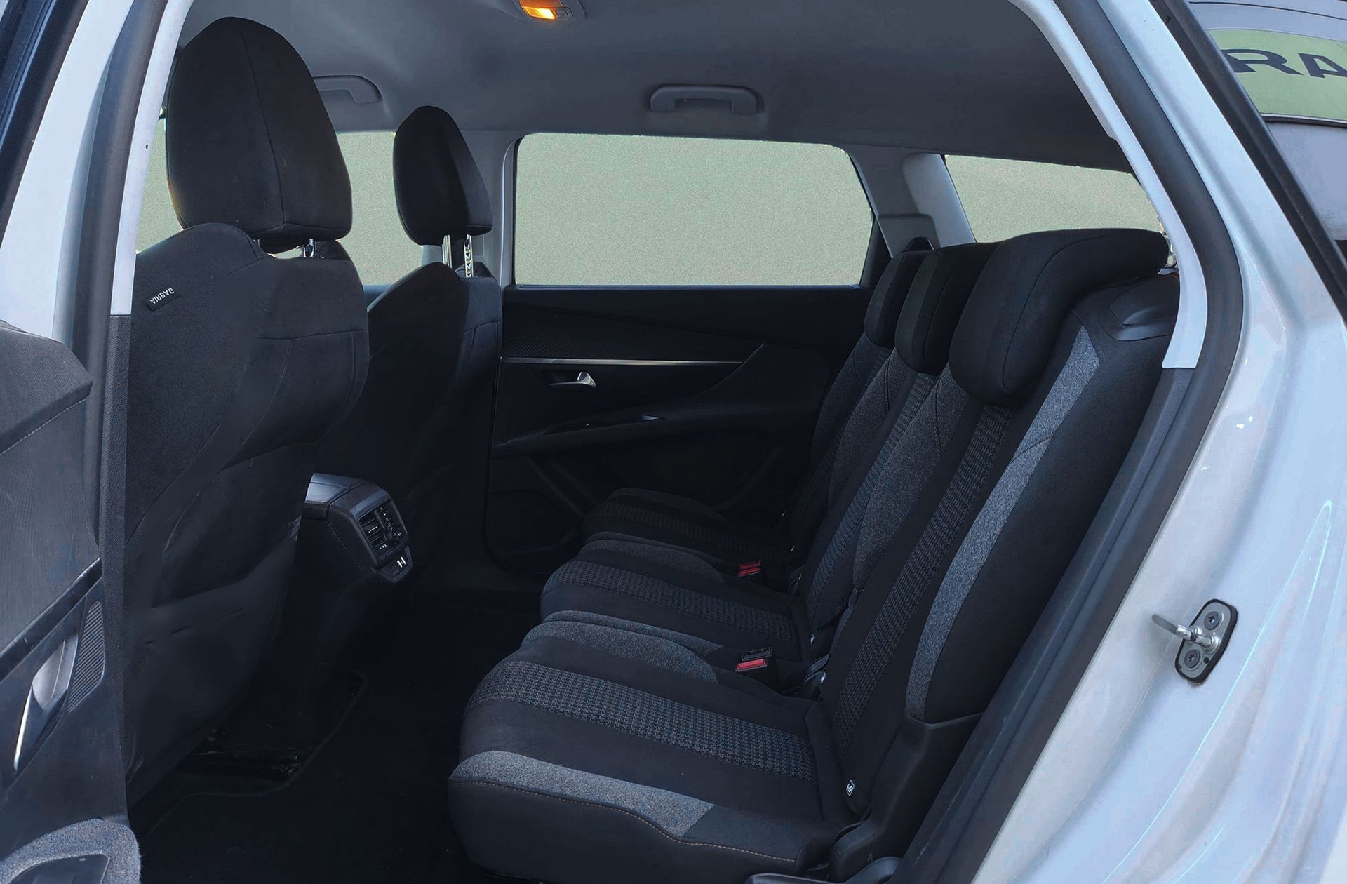 Peugeot 5008 1.2L PureTech Active 7 plazas - foto 12