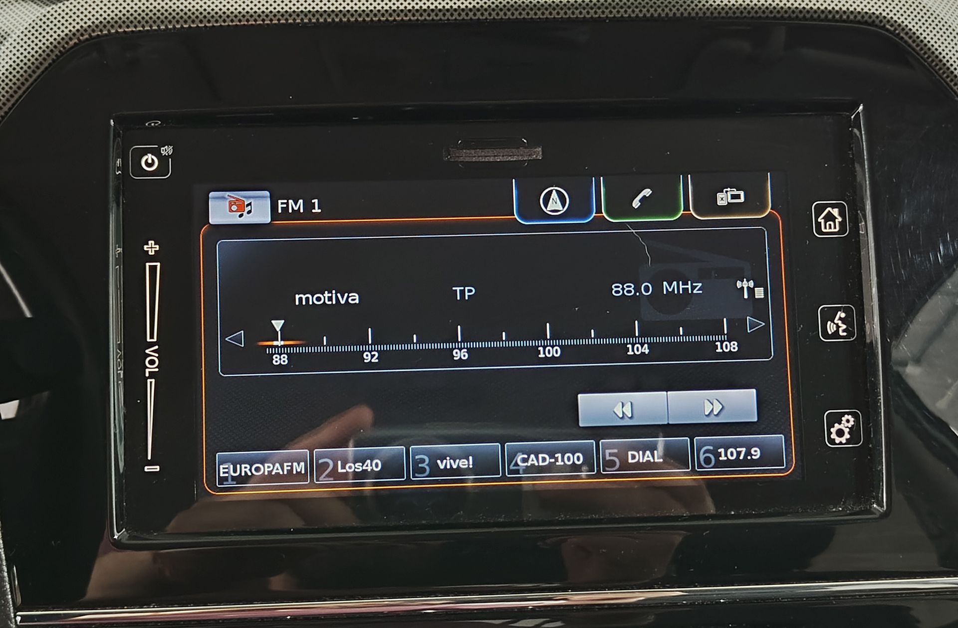 Suzuki Vitara 1.5 Hybrid GLX Strong 4WD - foto 32