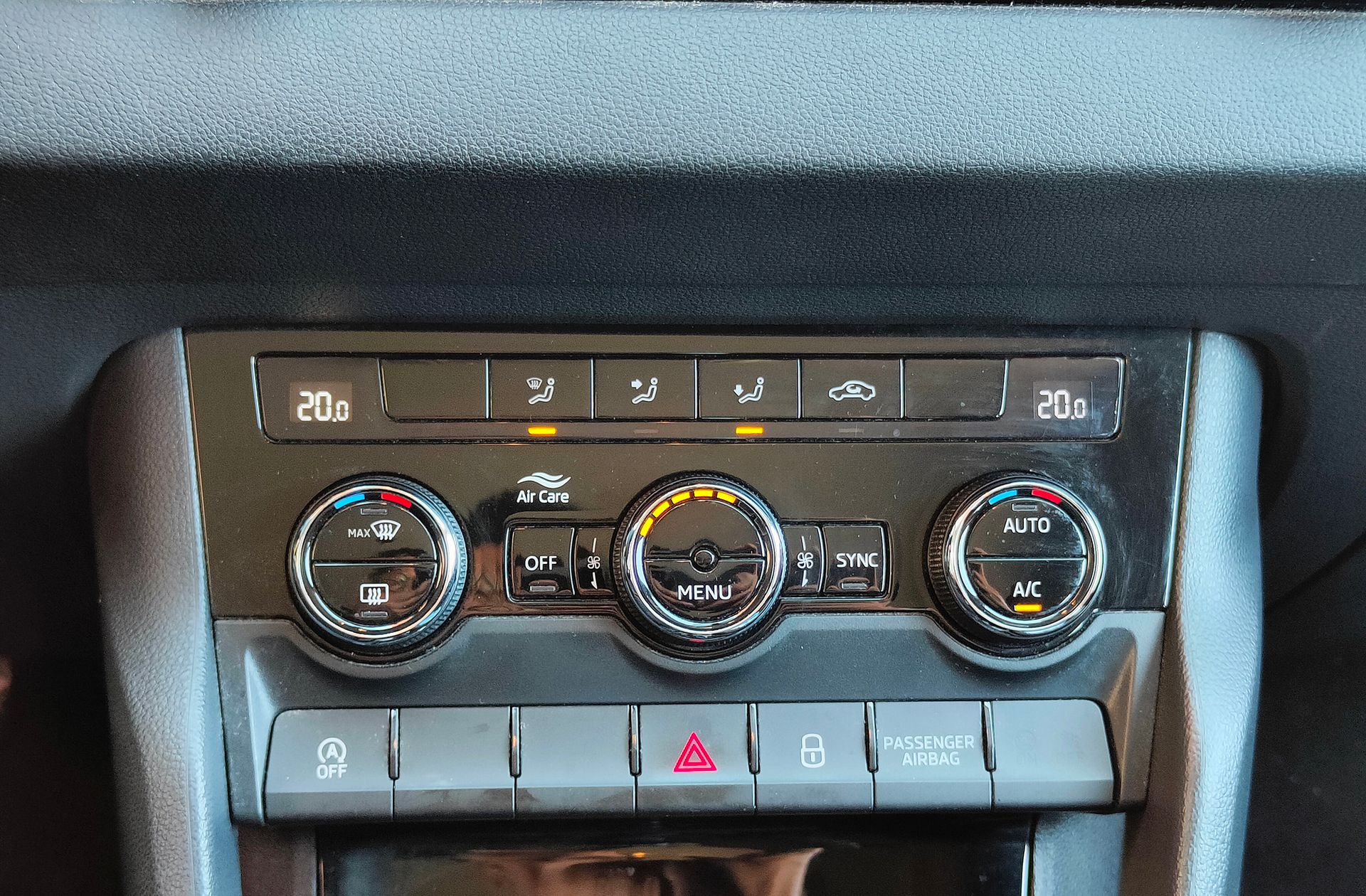 Škoda Karoq 1.0 TSI Ambition - foto 29