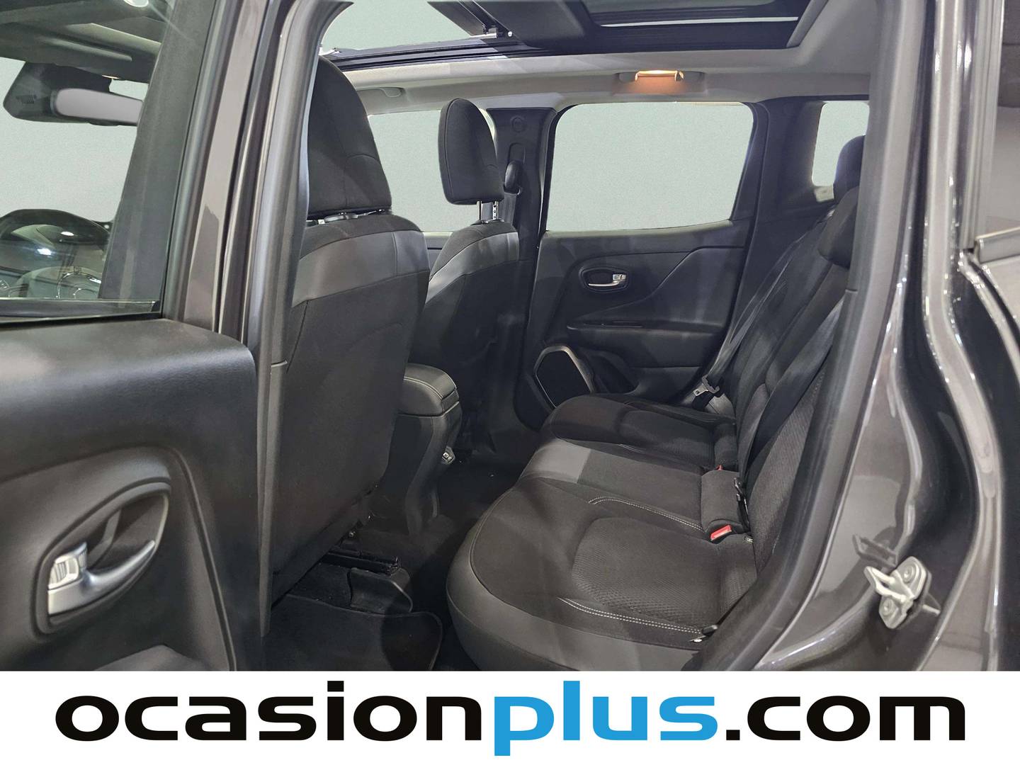 Foto asientos traseros Jeep Renegade Jeep Renegade 1.4 Multiair Limited 4x2 DDCT (140 CV)